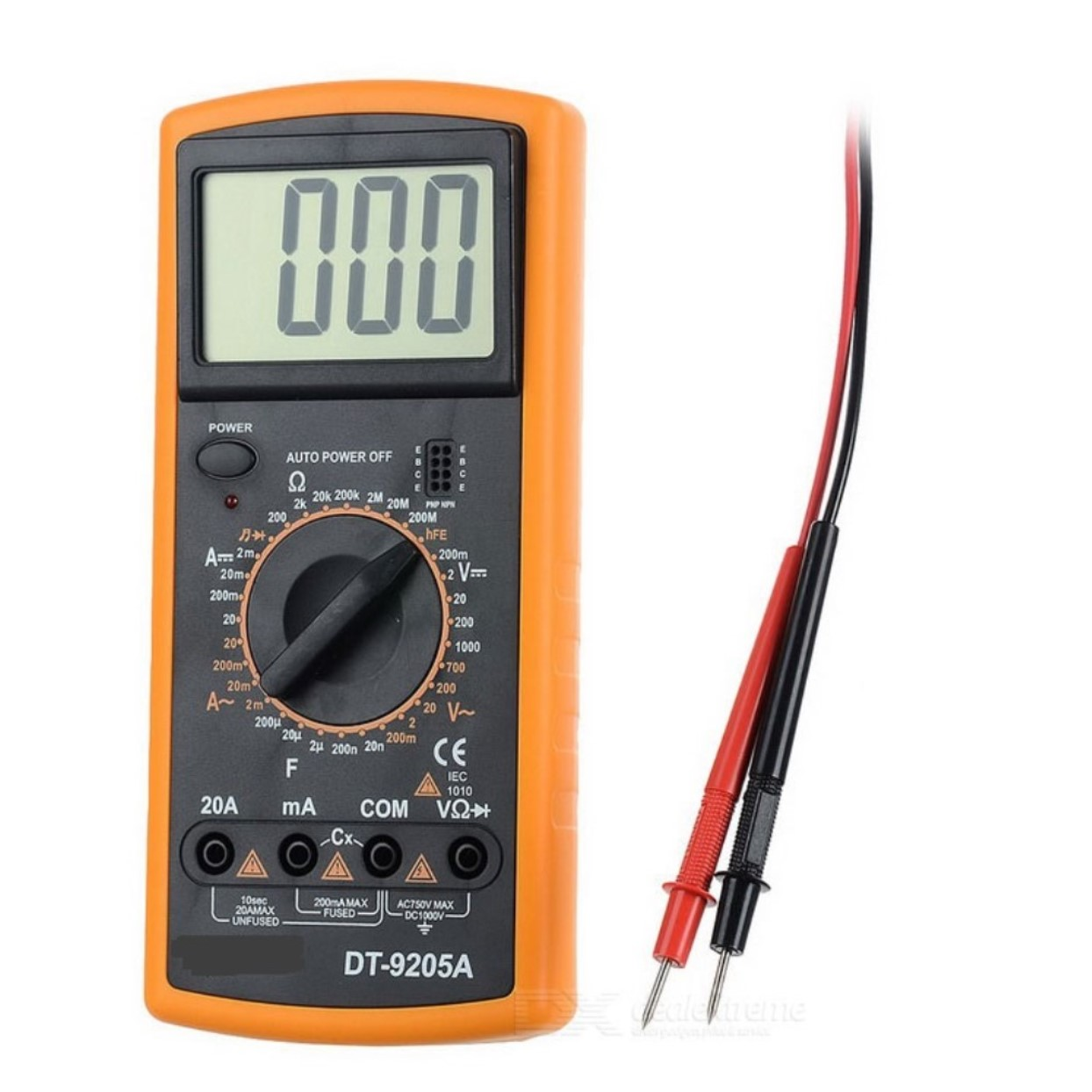 Oranges Multimeter mit schwarzem und rotem Messleitungs-Set, auf weißem Grund.