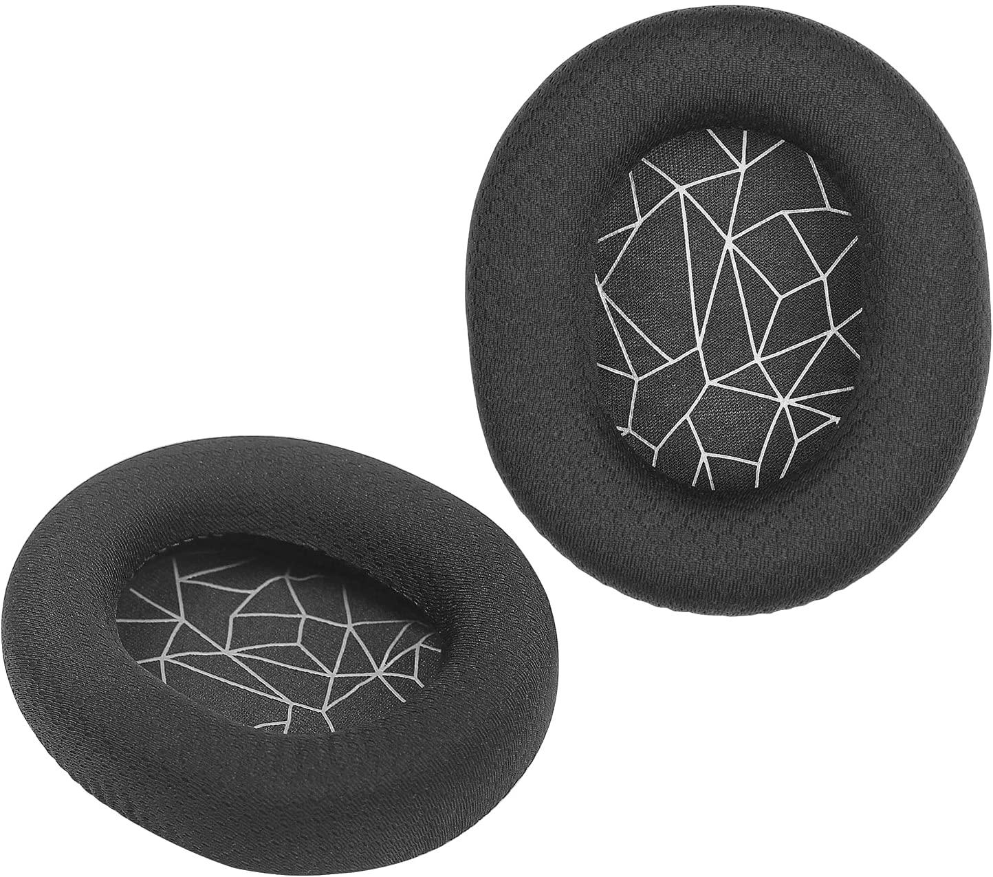 Dwie czarne poduszki do słuchawek z białym geometrycznym wzorem. Poduszki są okrągłe.