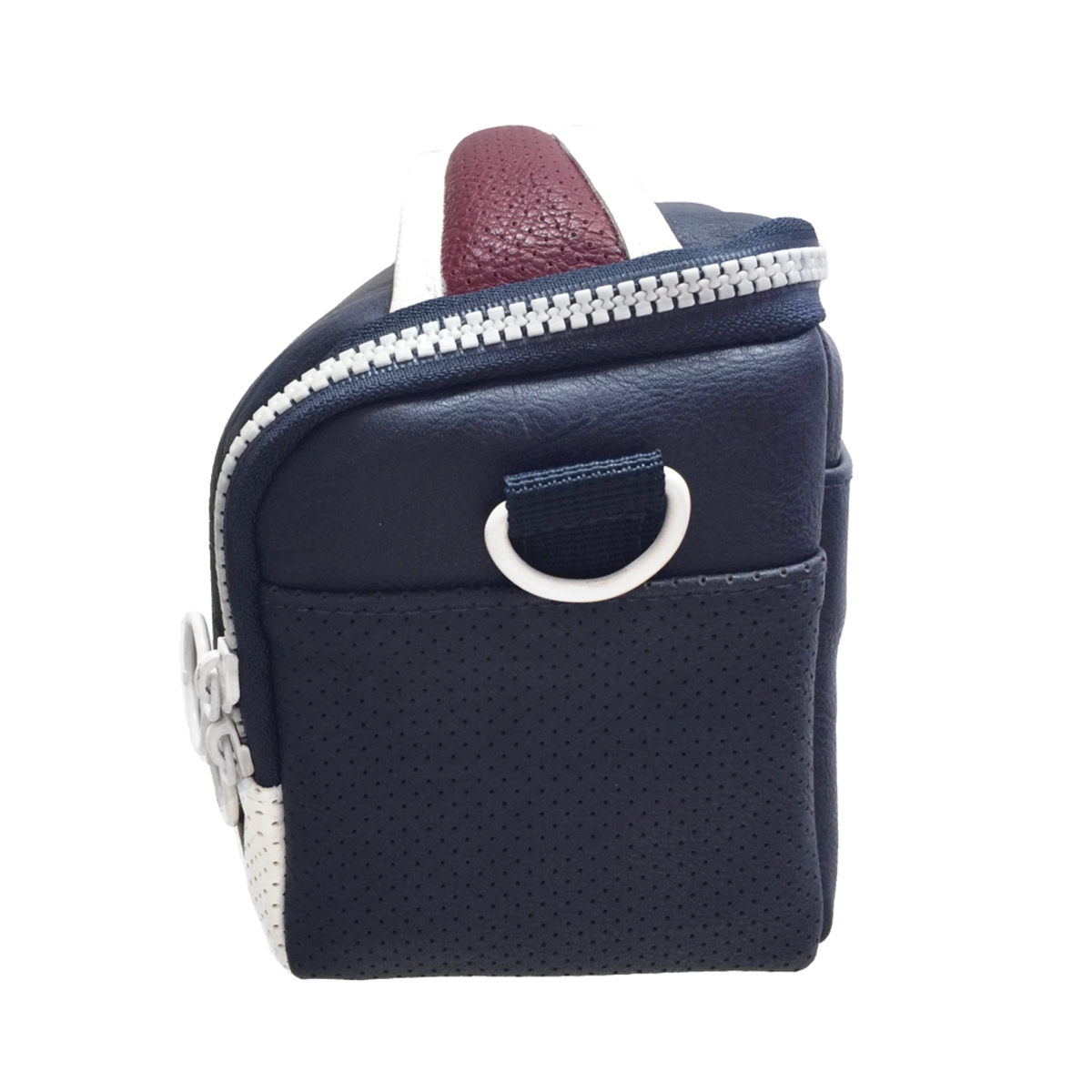 Una bolsa azul marino con cremallera y asa blancas, detalles blancos y una sección perforada.