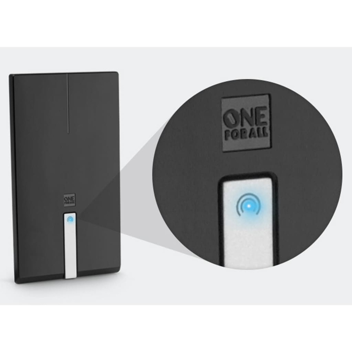 Dispositivo nero con una luce blu, con la scritta "ONE FOR ALL" sopra.