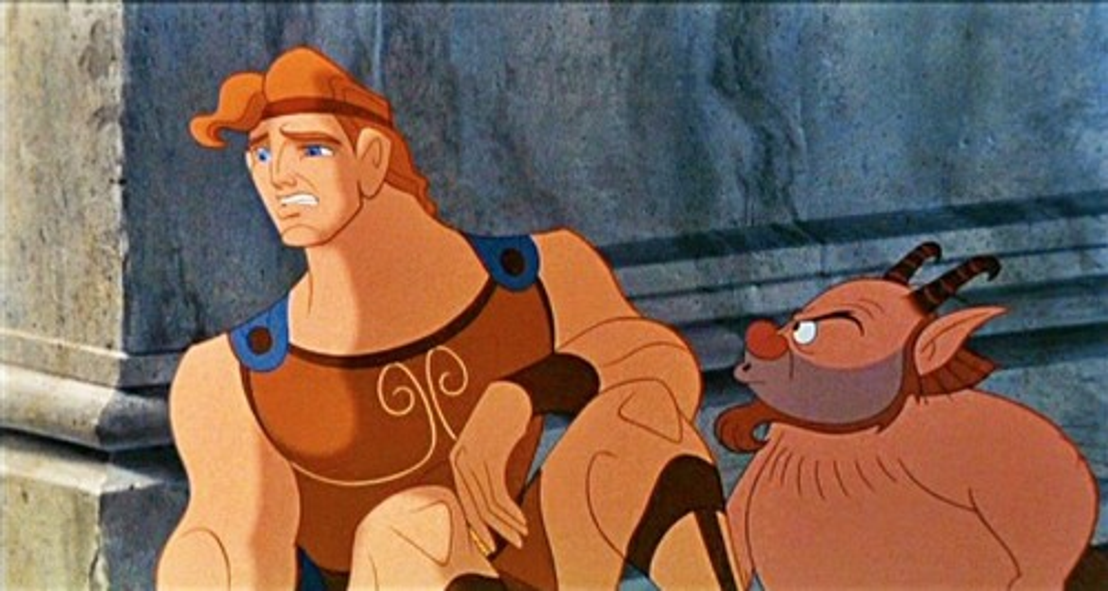 Hércules y un sátiro de la película "Hércules", Hércules parece preocupado.