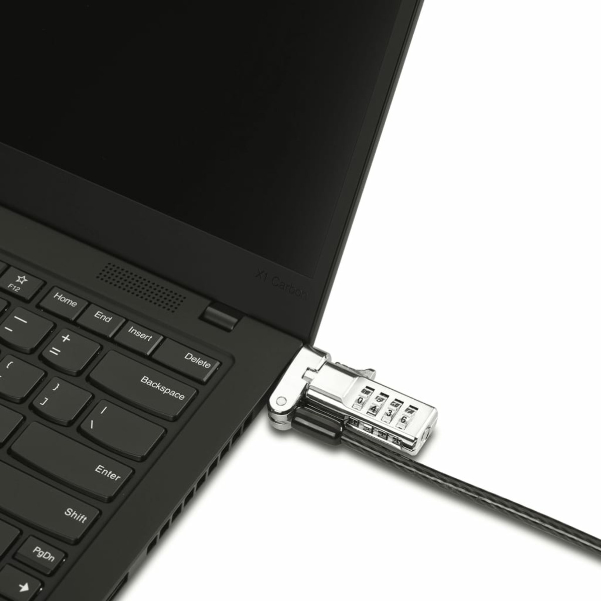 Ein schwarzer Laptop mit einem Sicherheitsverschluss an der Seite. Das Schloss hat ein Kombinationswahlrad.