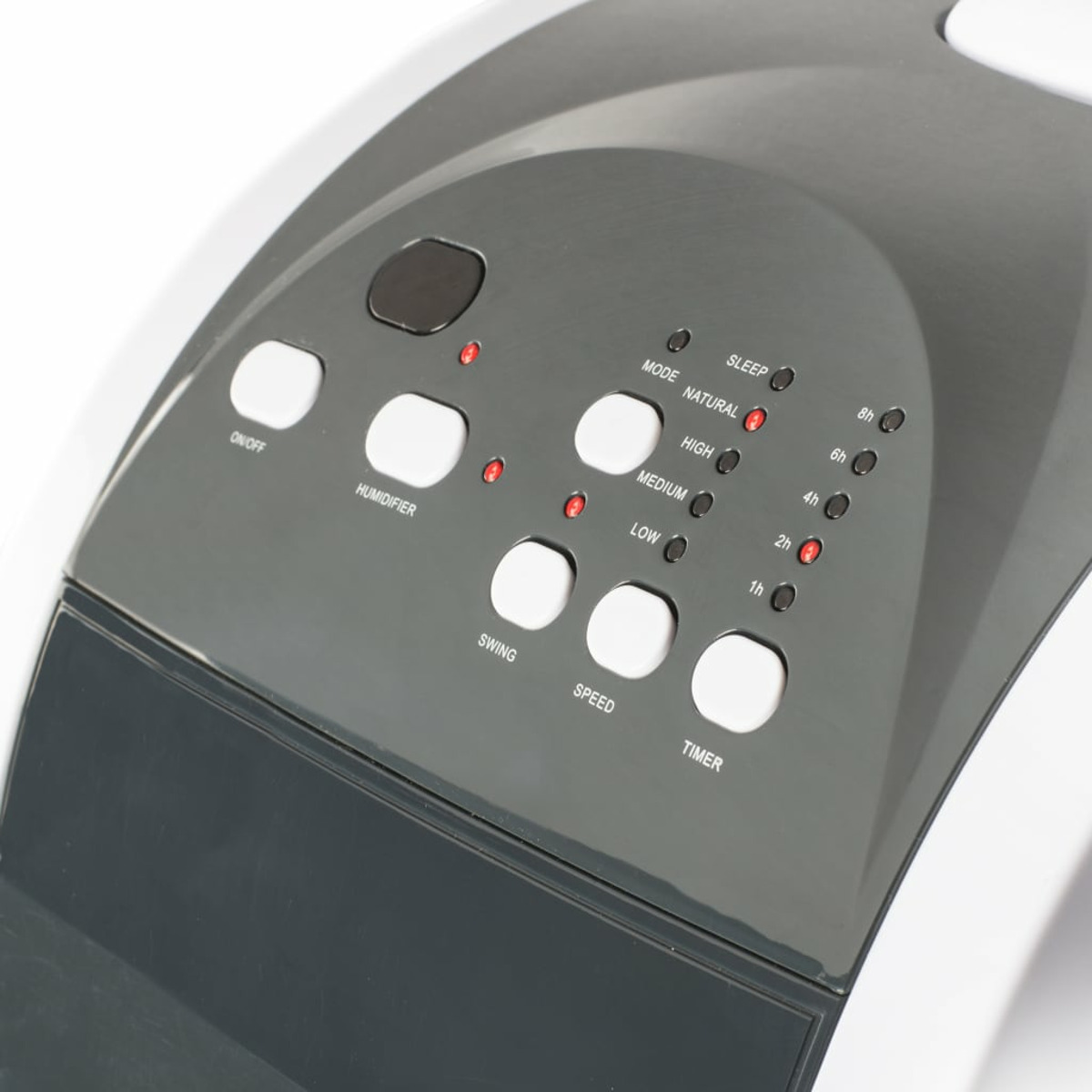 Pannello di controllo di un elettrodomestico, con pulsanti per on/off, umidificatore, oscillazione e timer.