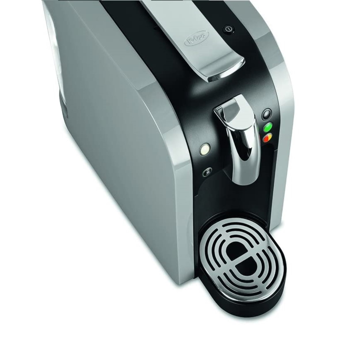 Silber-schwarze Kaffeemaschine mit Abtropfschale.