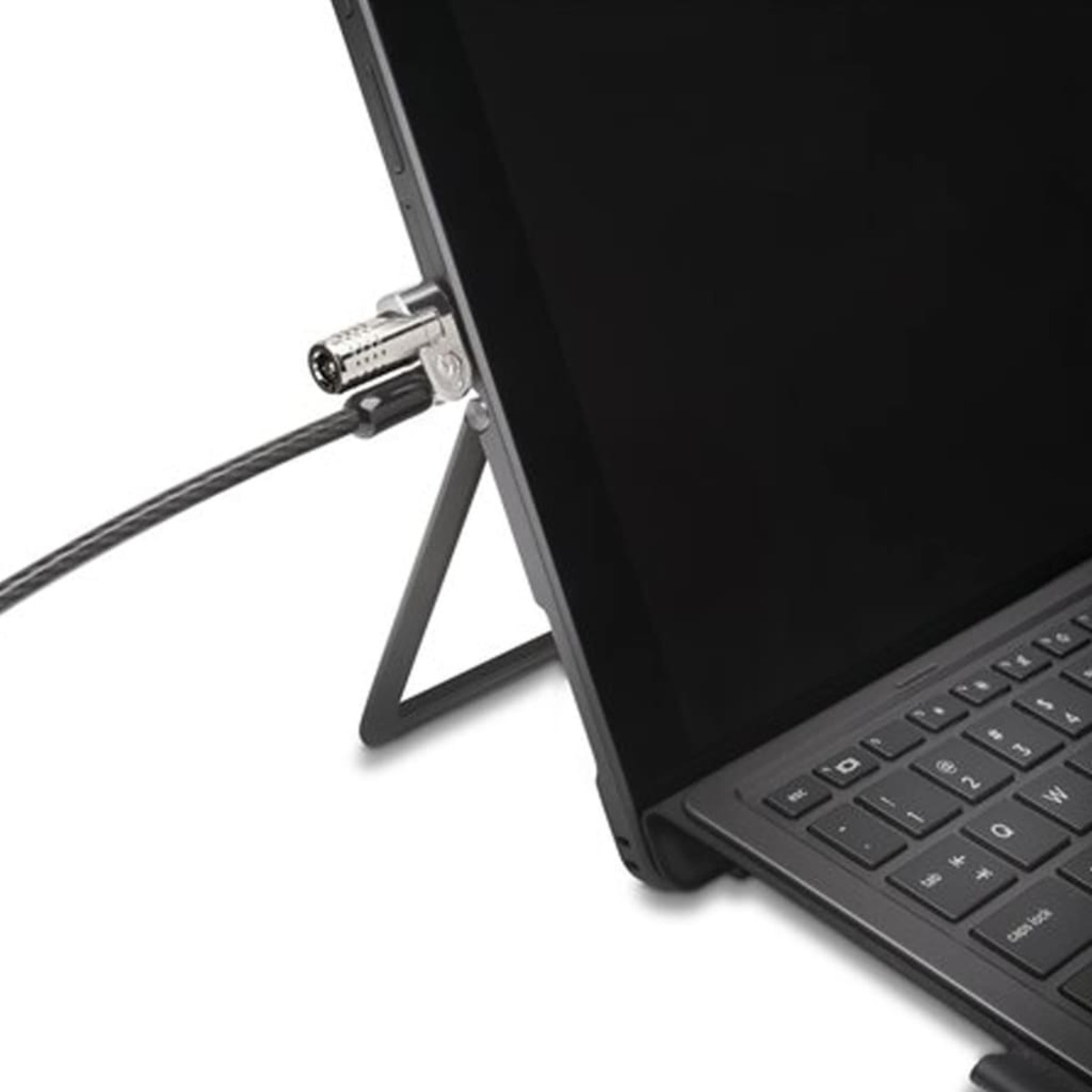 Sicherheitskabel an einem Tablet mit silbernem Verriegelungsmechanismus befestigt.