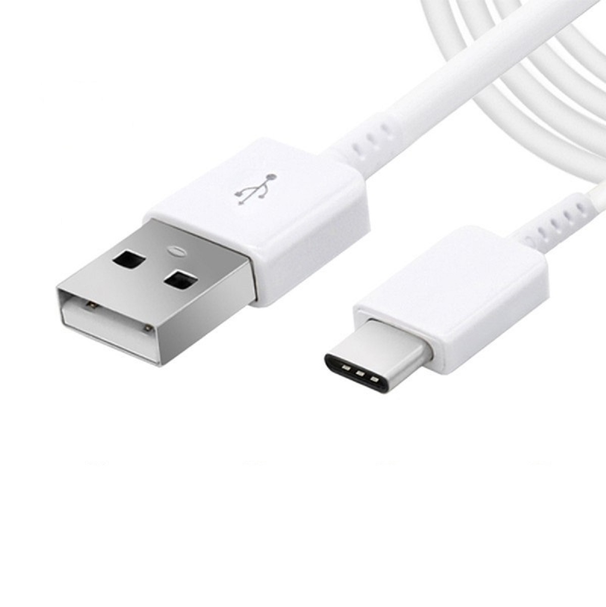 Weißes USB-zu-USB-C-Ladekabel mit Anschlüssen an jedem Ende.