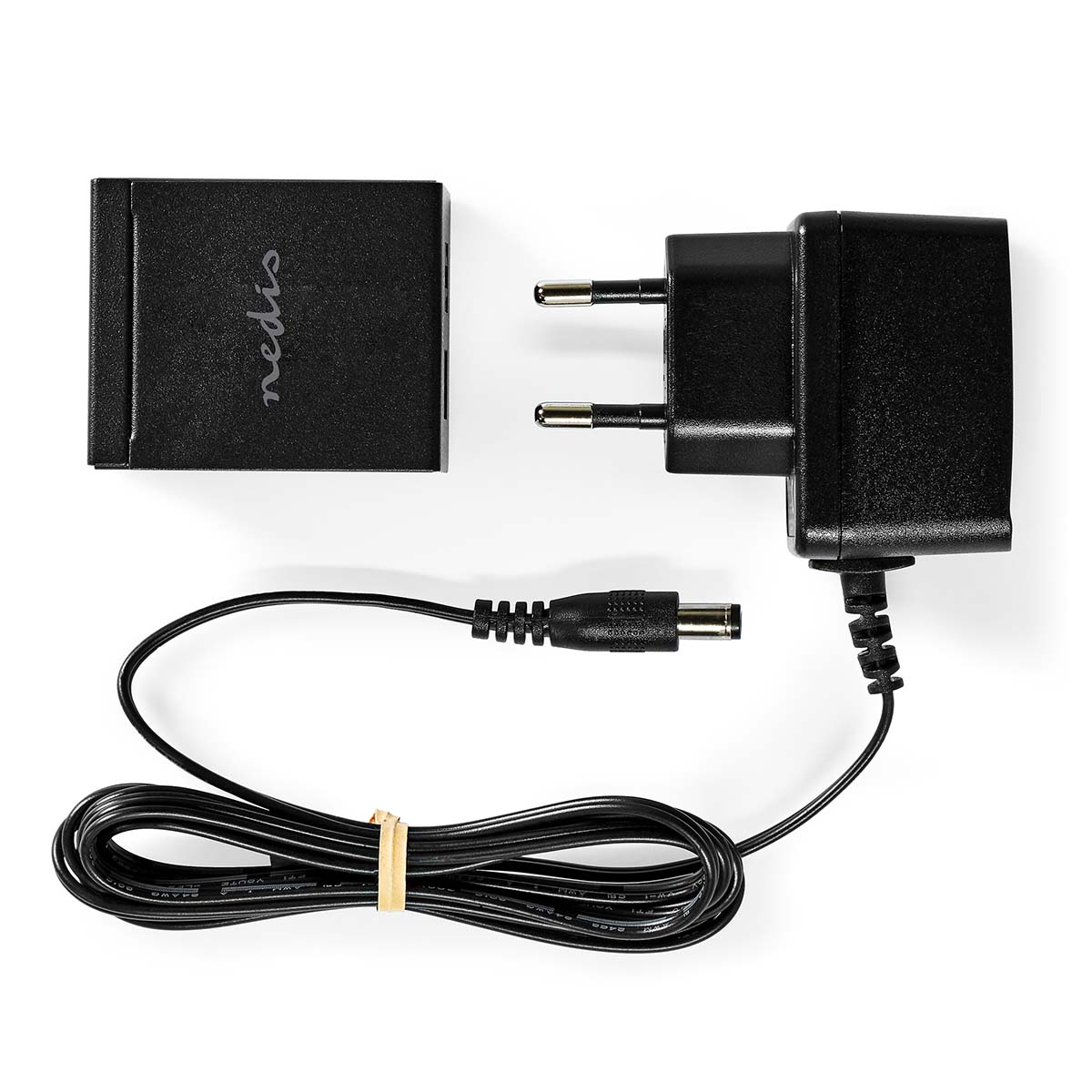 Schwarzes Netzteil mit Kabel und einem separaten schwarzen Block.