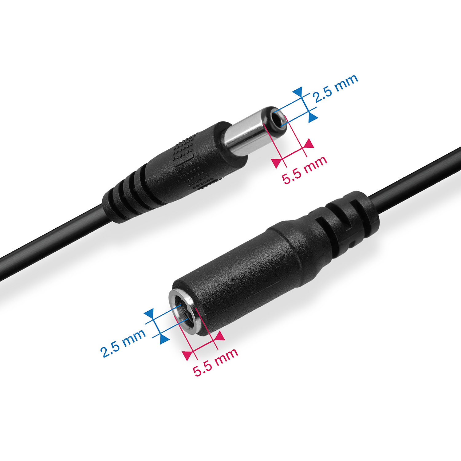 Ein schwarzes und silbernes DC-Stromkabel mit 2,5 mm und 5,5 mm Messungen für den Stecker.
