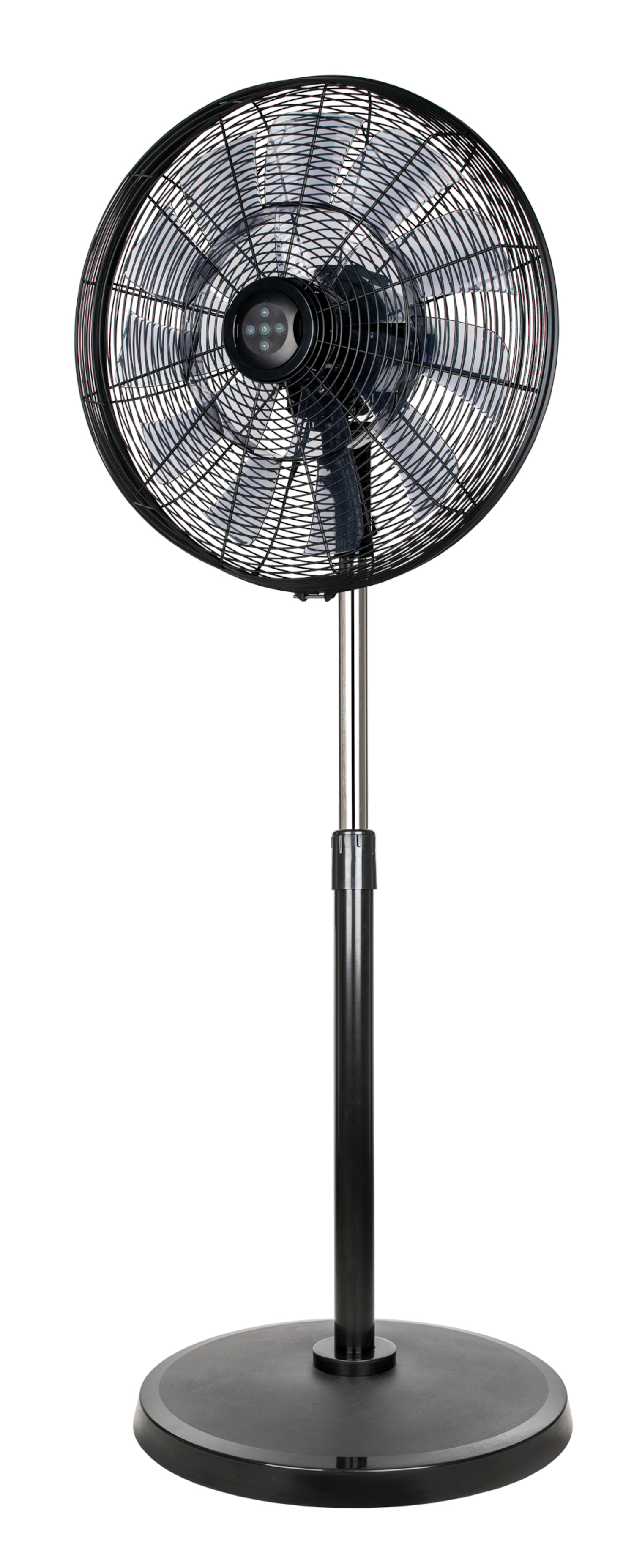 Ein schwarzer Standventilator auf weißem Hintergrund mit kreisförmigem Fuß und Lüfterblättern.