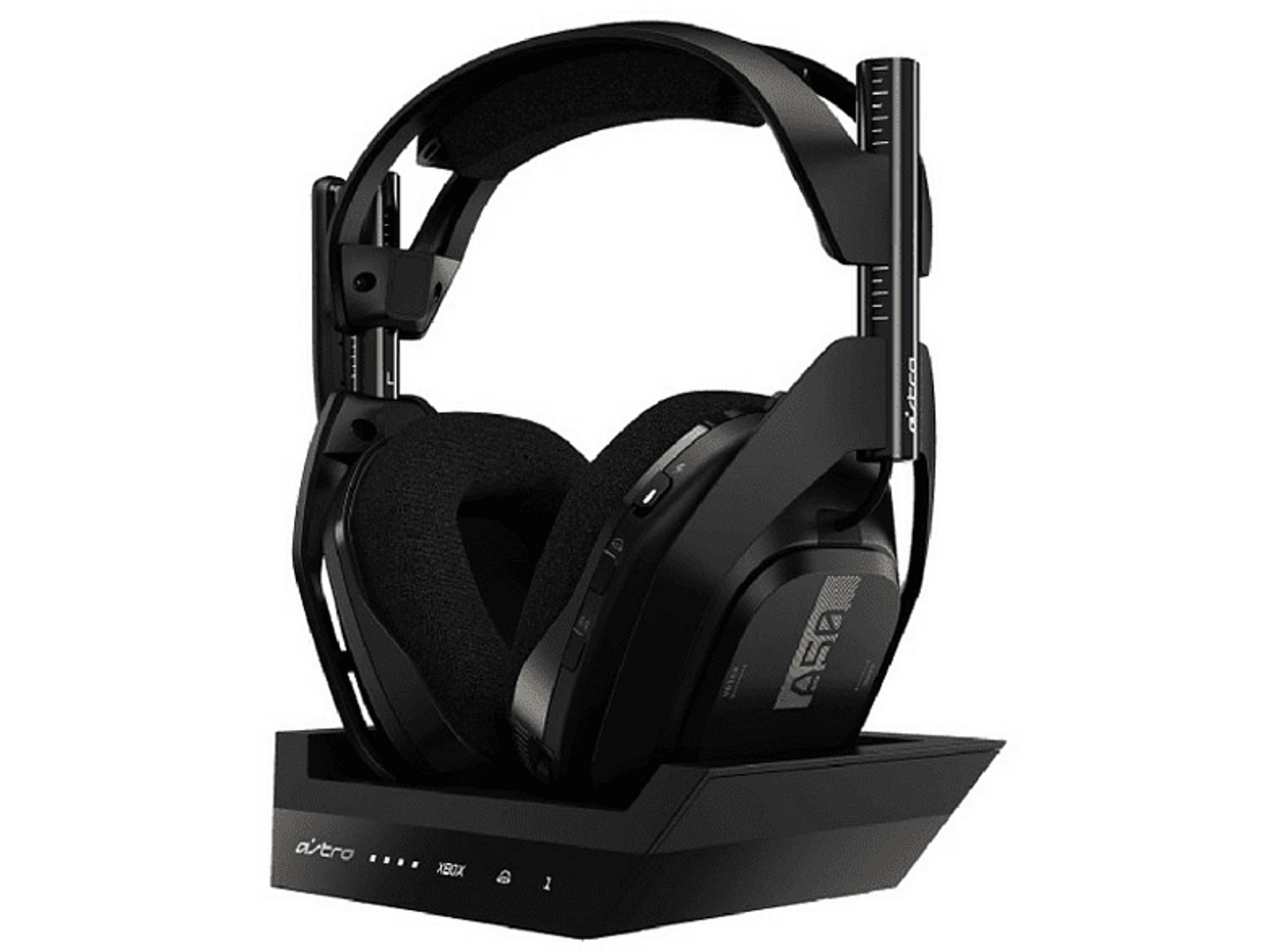 Czarny zestaw słuchawkowy do gier na stojaku.