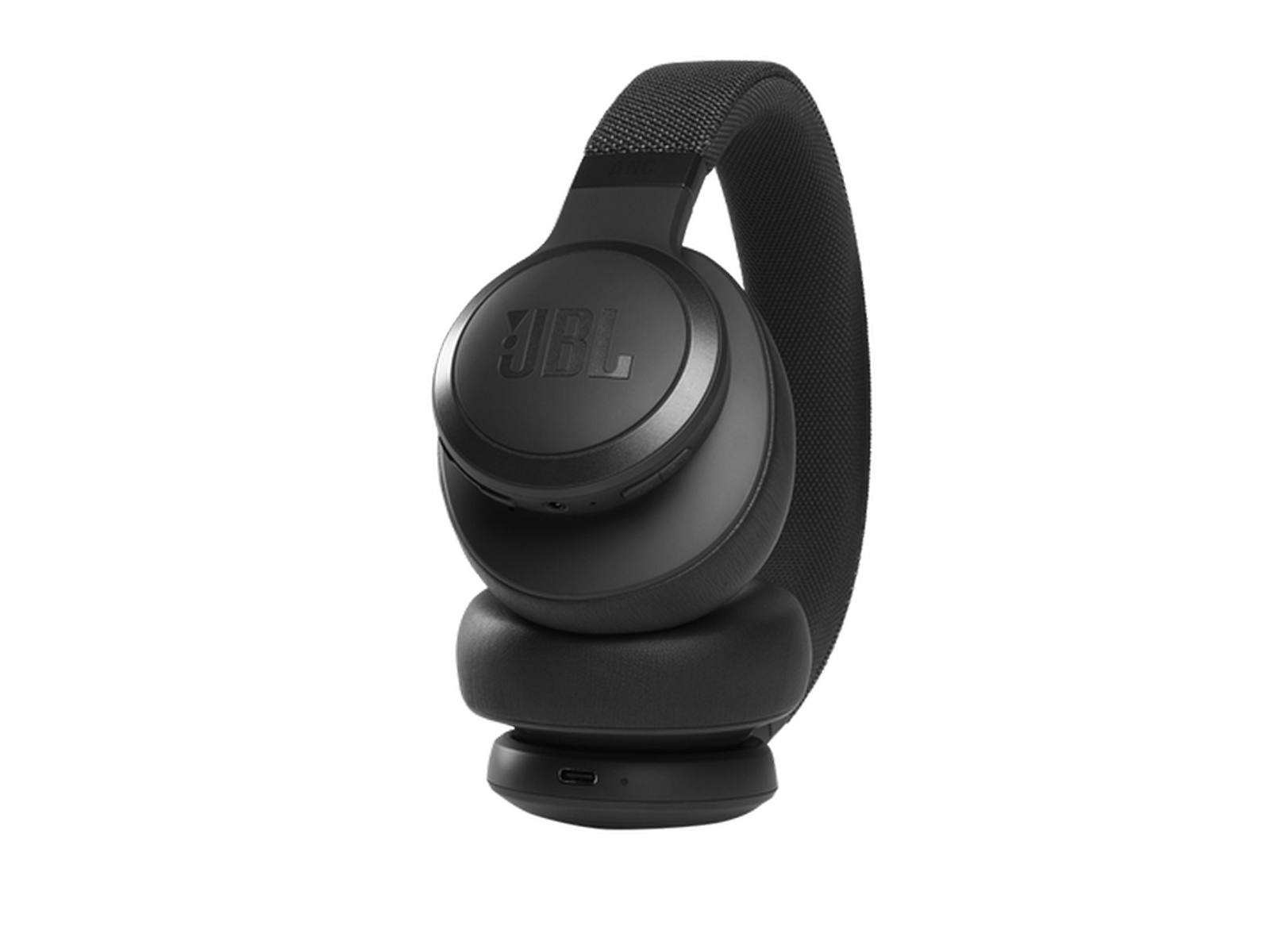 Czarne słuchawki JBL z czarnym pałąkiem. Słuchawki znajdują się na białym tle.