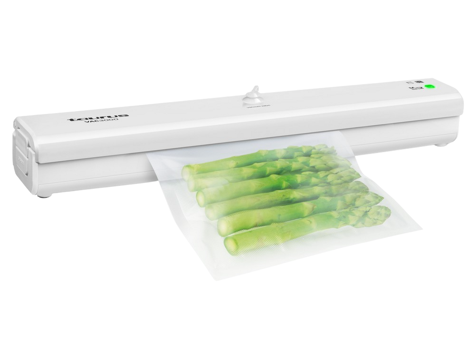 Biała zgrzewarka próżniowa z przezroczystą torbą szparagów, gotowa do zgrzewania.