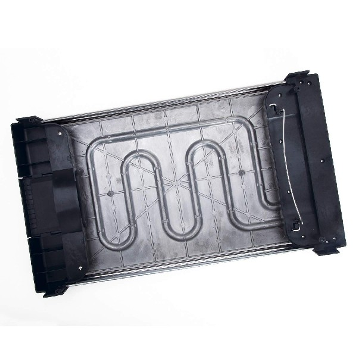 Szara i czarna metalowa taca z wzorem elementu grzejnego na białej powierzchni.