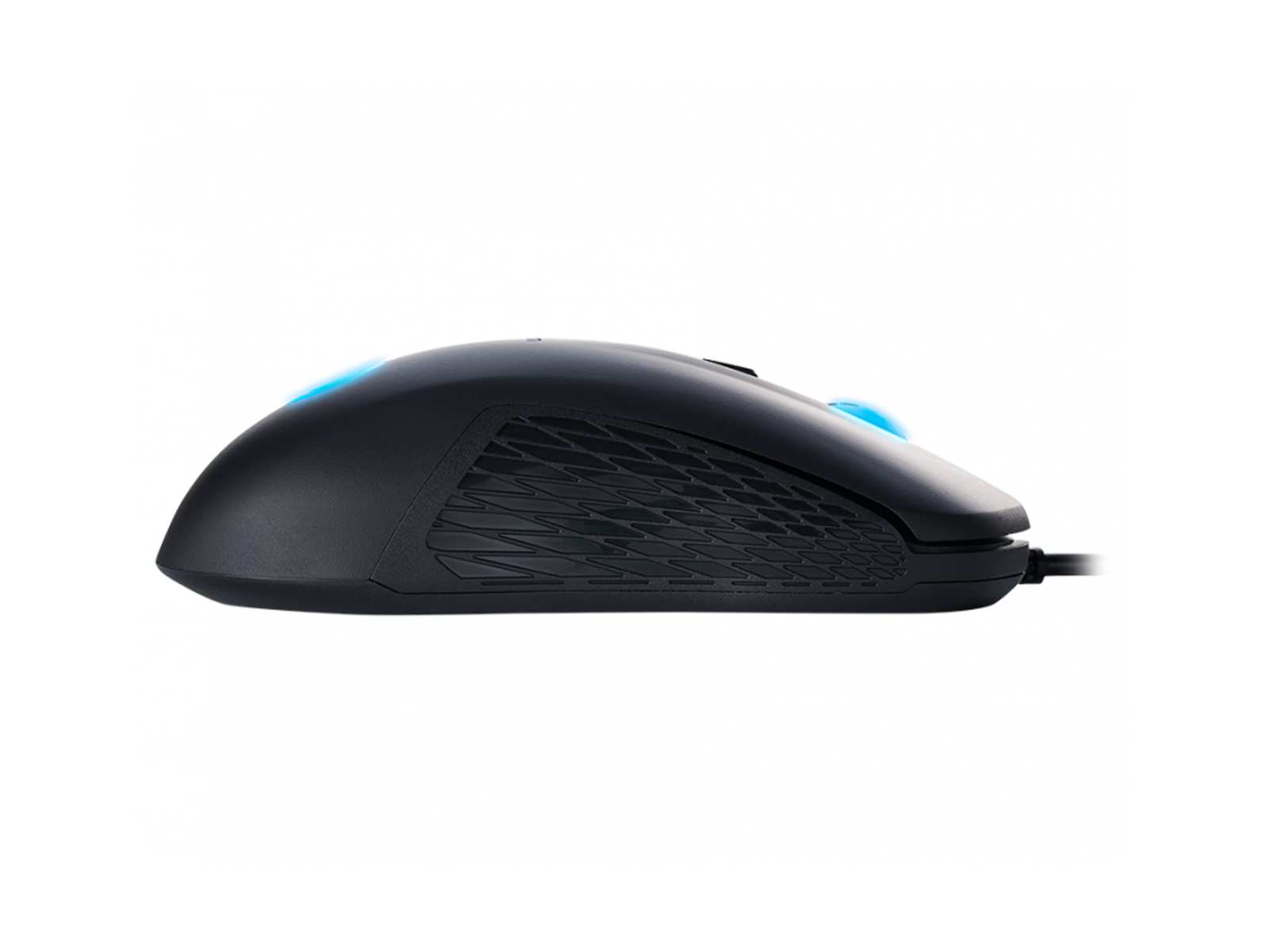 Czarna mysz z niebieskimi przyciskami bocznymi. Widok z boku, na czarnym tle.