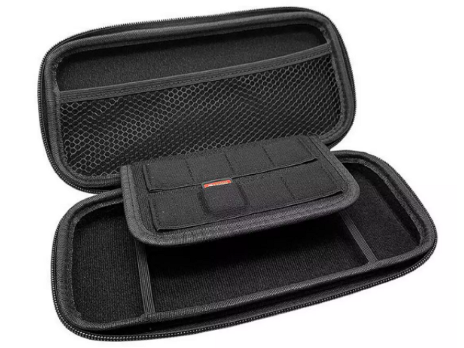 Estuche negro con múltiples compartimentos, abierto. Contiene un estuche pequeño y un bolsillo de malla. Fondo blanco.
