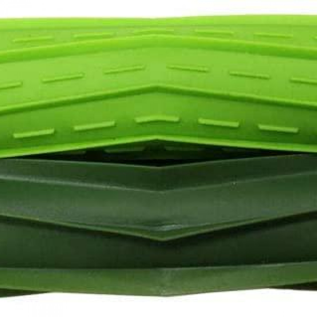 Zbliżenie zielonych i ciemnozielonych szczotek do odkurzacza. Szczotki mają wzory w kształcie szewronów.