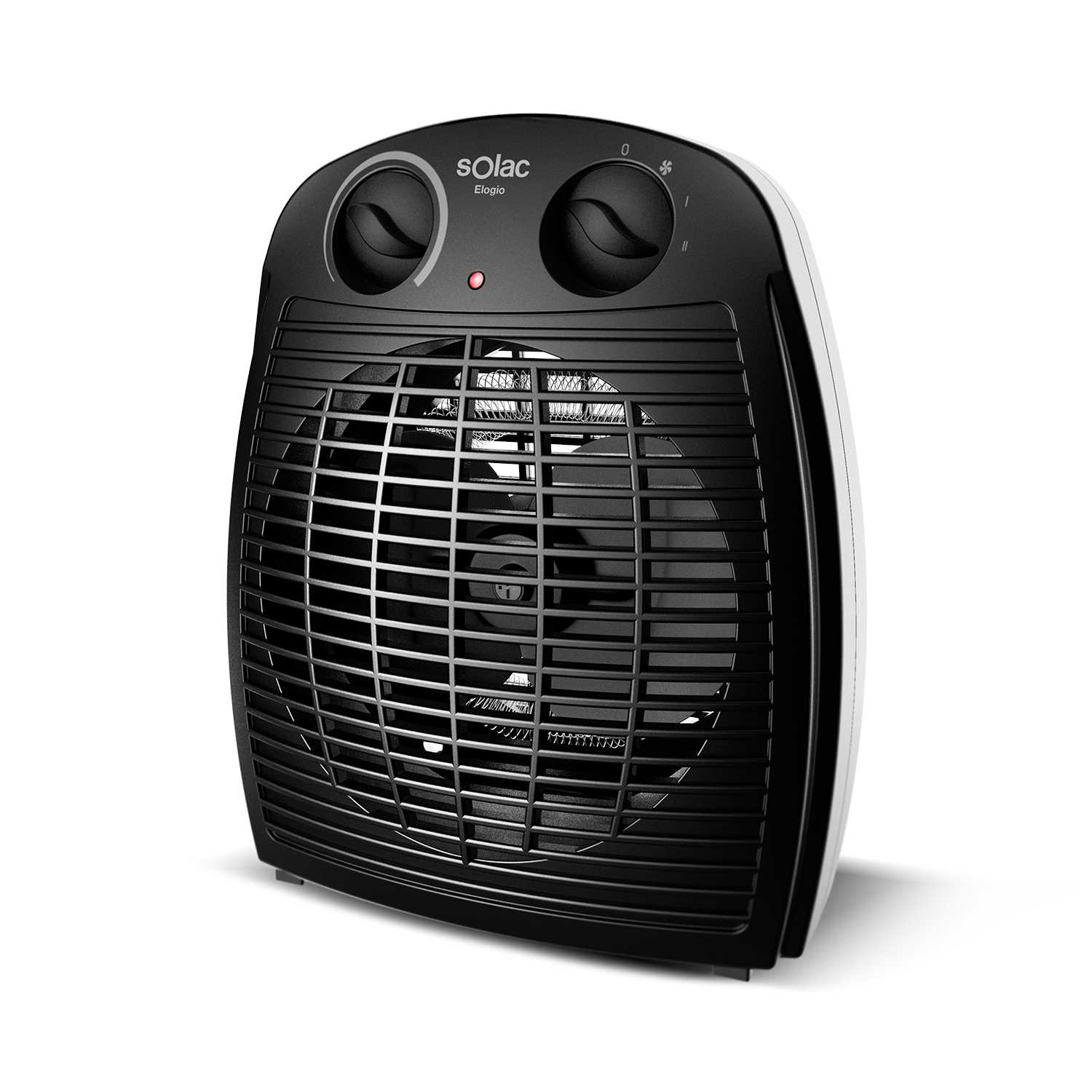 Un calefactor eléctrico negro y blanco con dos perillas de control y una luz roja, sobre un fondo blanco.