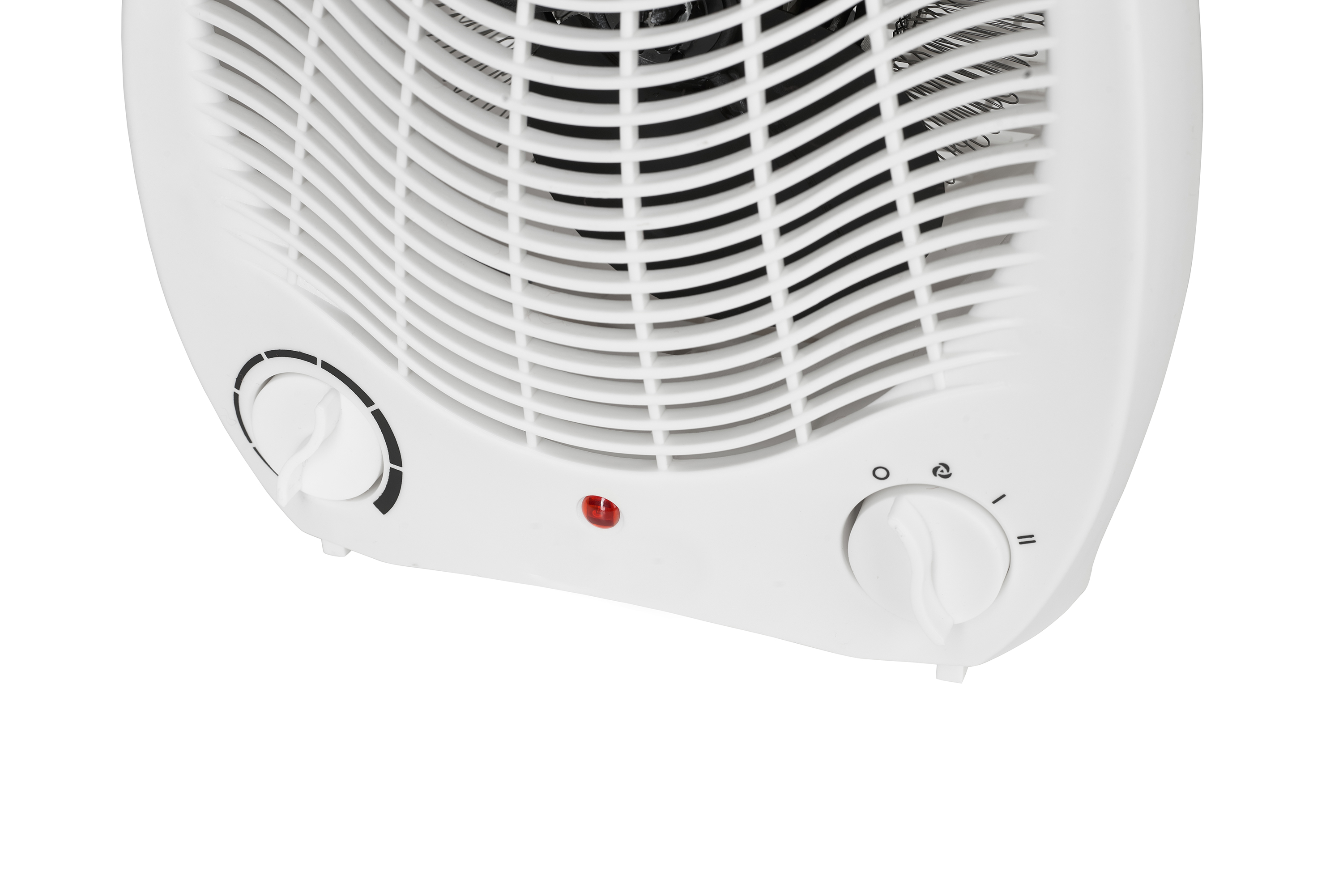 Calentador eléctrico blanco con dos perillas de control y una luz roja de encendido. Fondo blanco.