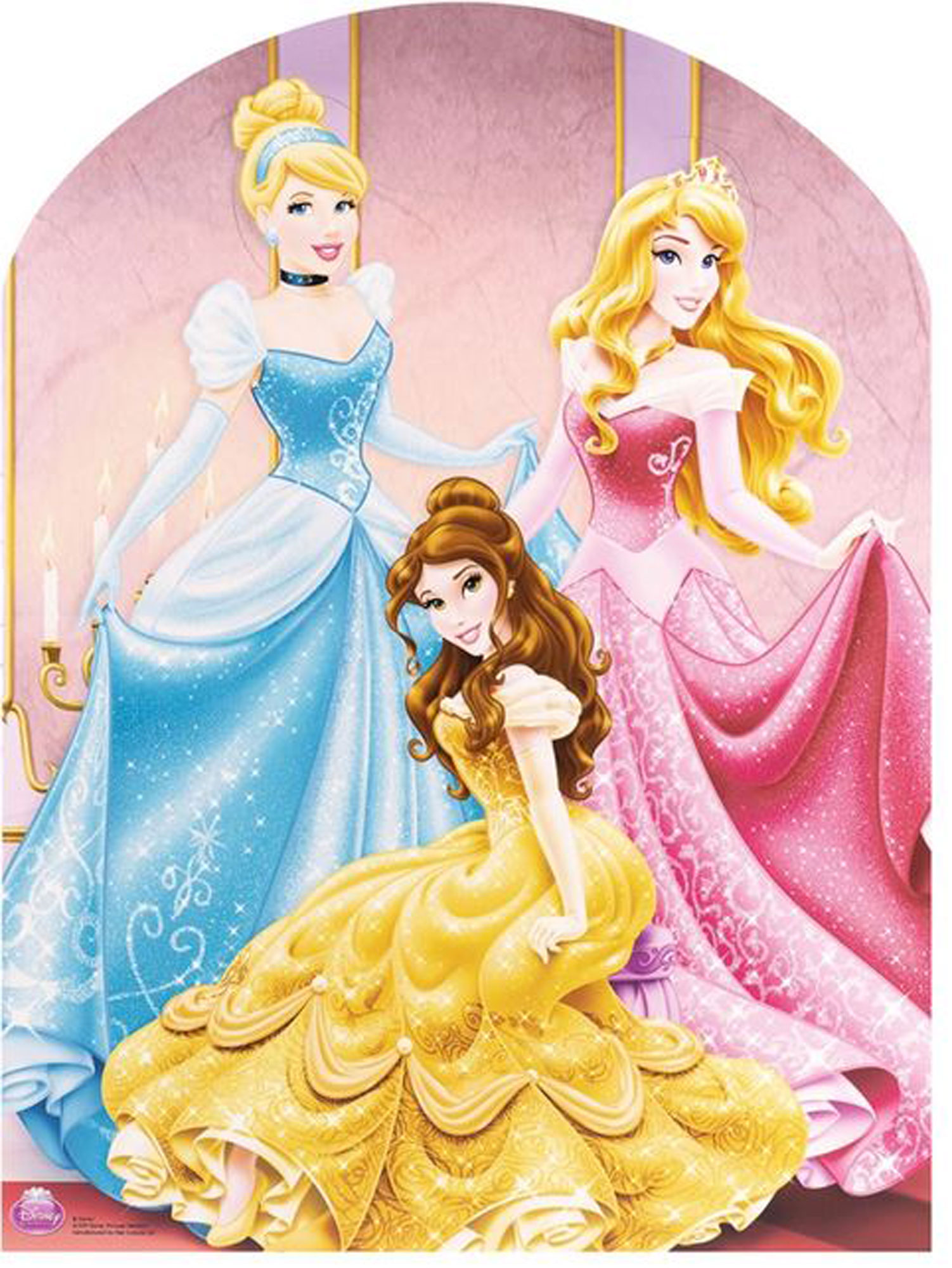 Illustration von drei Disney-Prinzessinnen: Aschenputtel, Aurora und Belle.