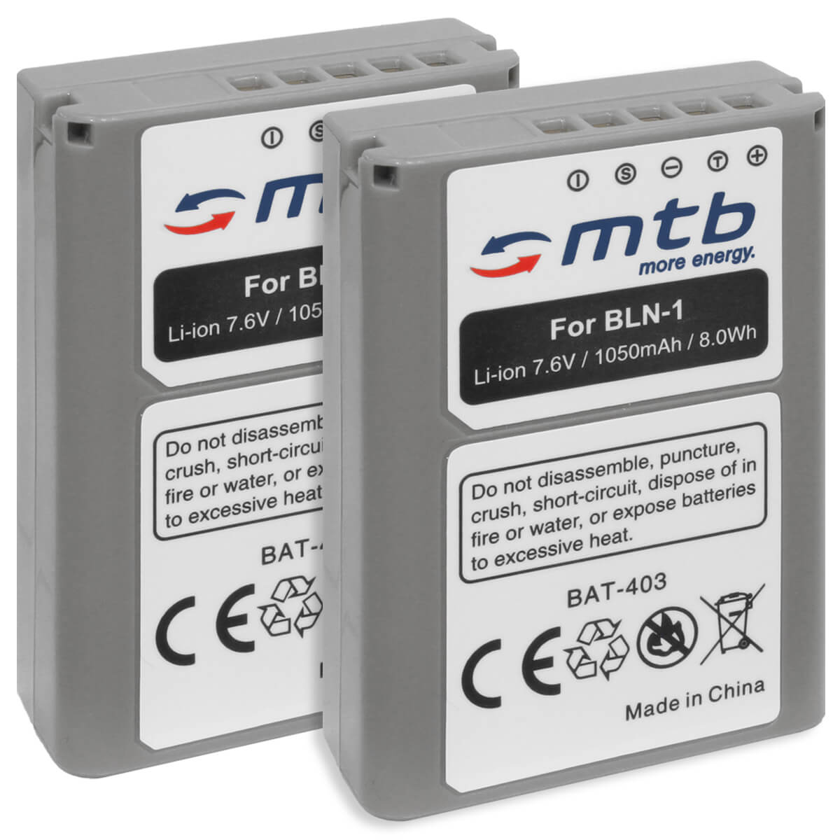 Zwei graue Batterien, jeweils mit der Aufschrift 'for BLN-1', mit Warnhinweisen, auf weißem Hintergrund.