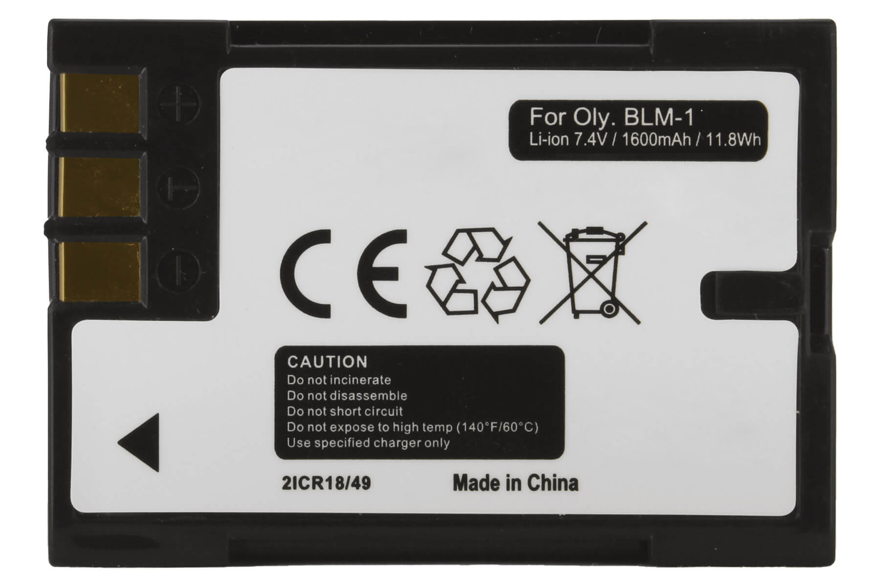 Eine Batterie mit weißem Etikett, Vorsichtshinweisen und Recycling-Symbol.