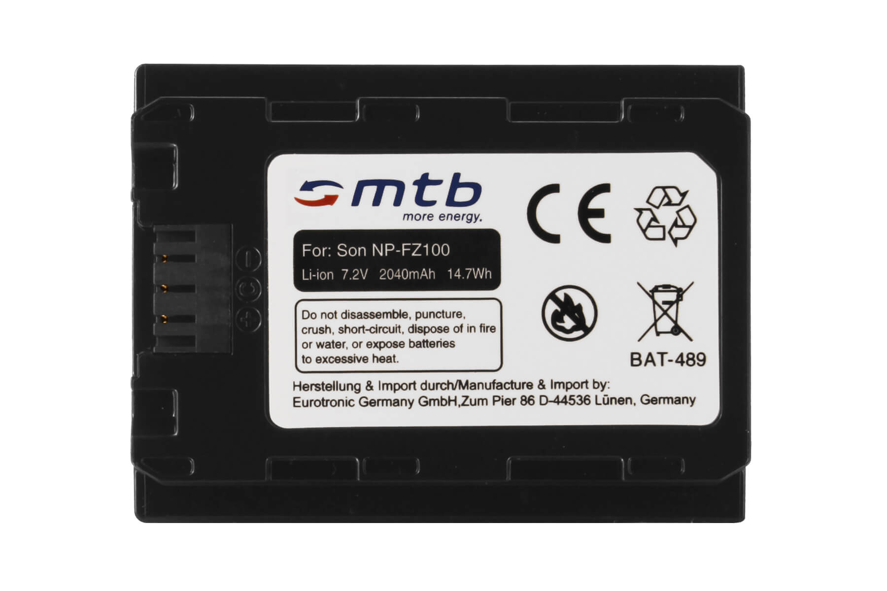 Eine Batterie mit weißem Etikett, Vorsichtshinweisen und Recycling-Symbol.