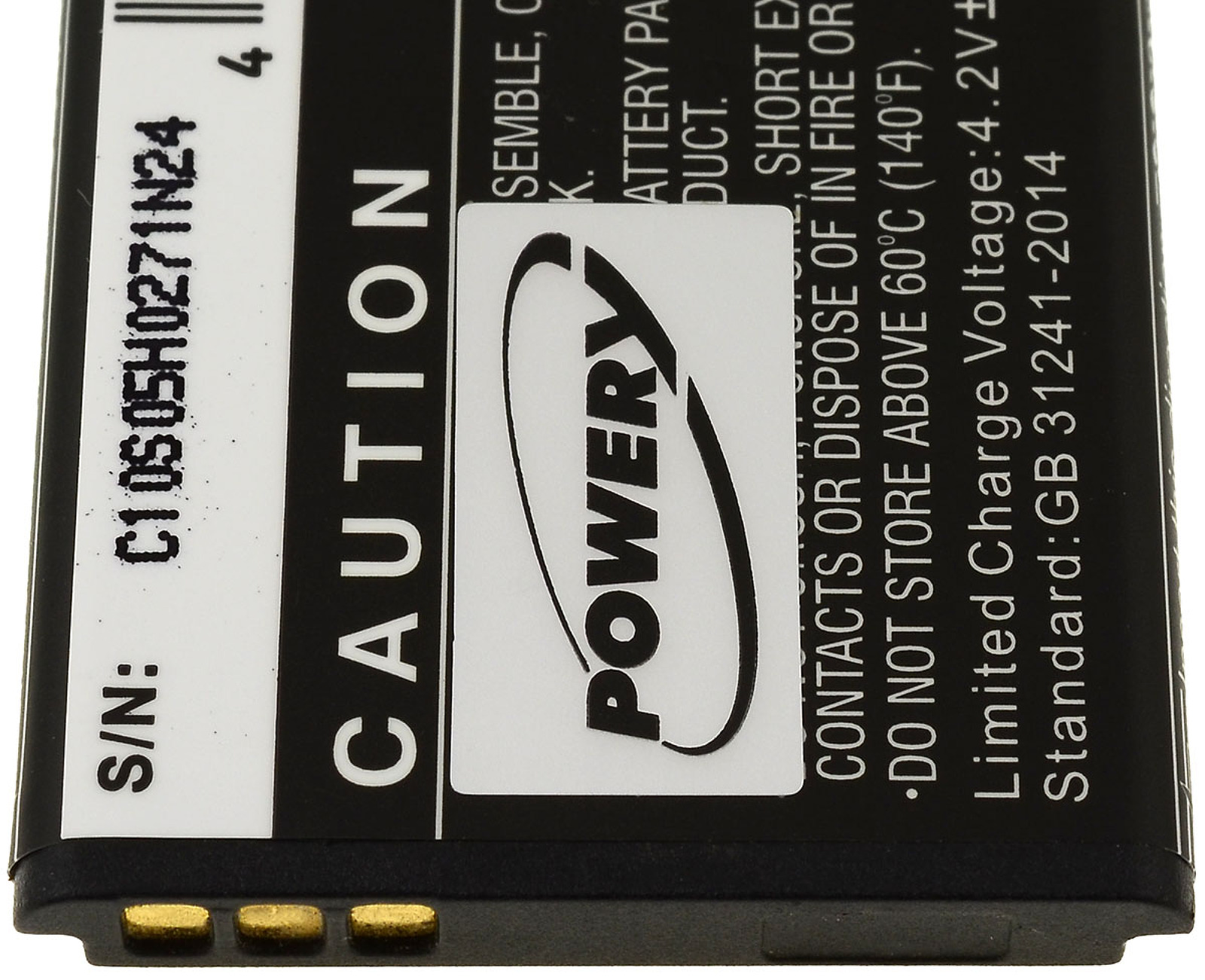 Batería negra con texto blanco y una pegatina "Powery". El fondo es blanco.