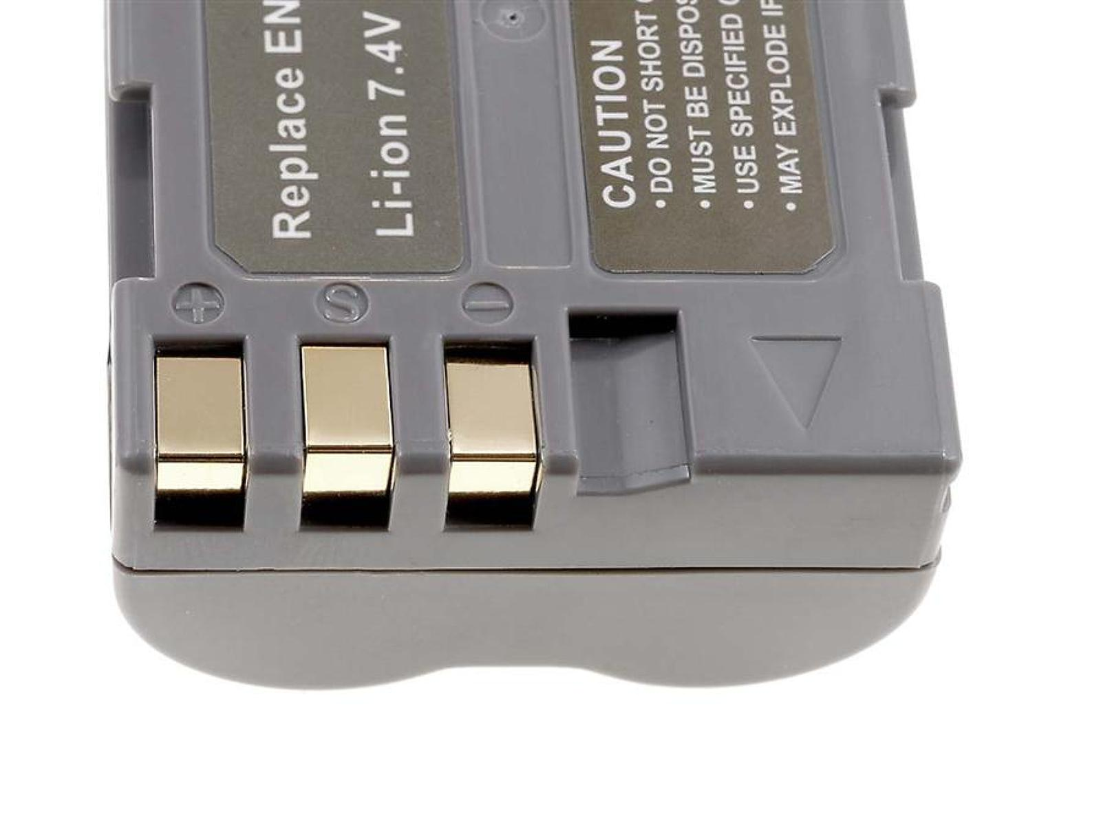 Graue Batterie mit silbernen Kontakten. Weißer Hintergrund.
