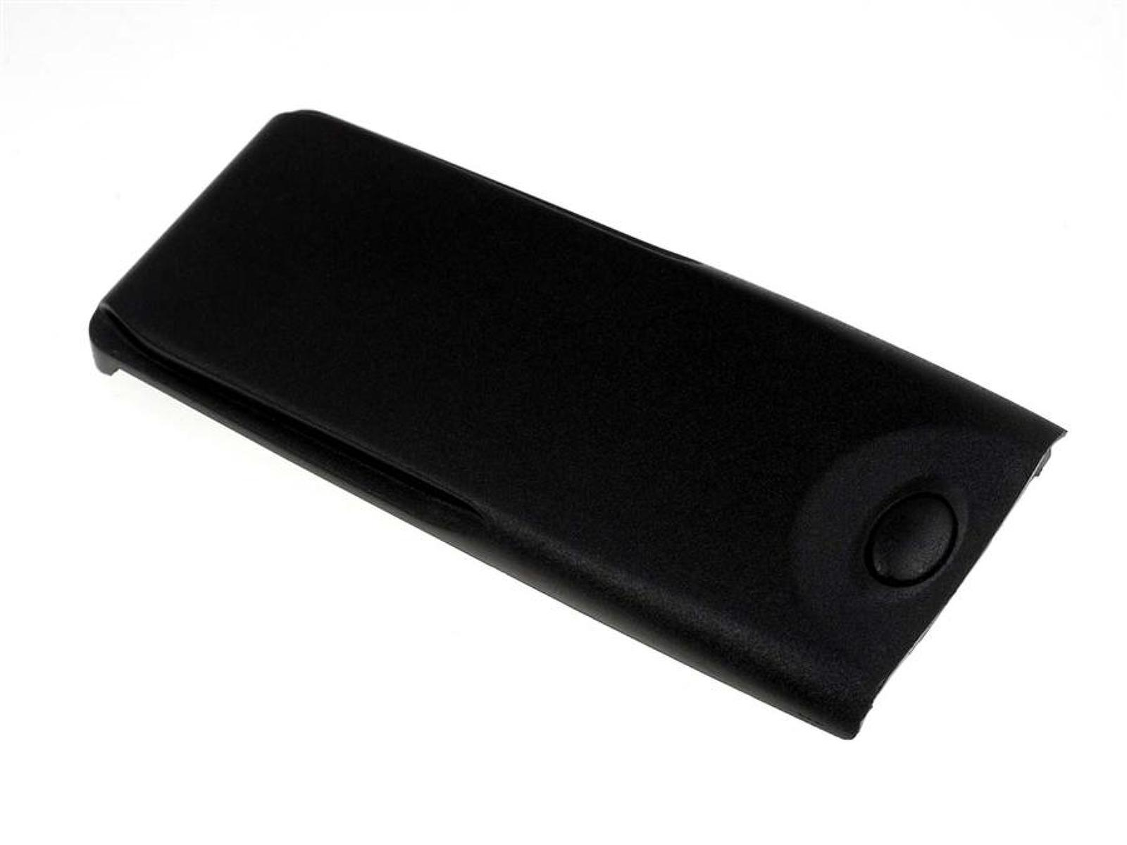 Schwarze Batterieabdeckung mit abgerundetem Ende und einem kleinen Knopf. Der Hintergrund ist schlicht weiß.