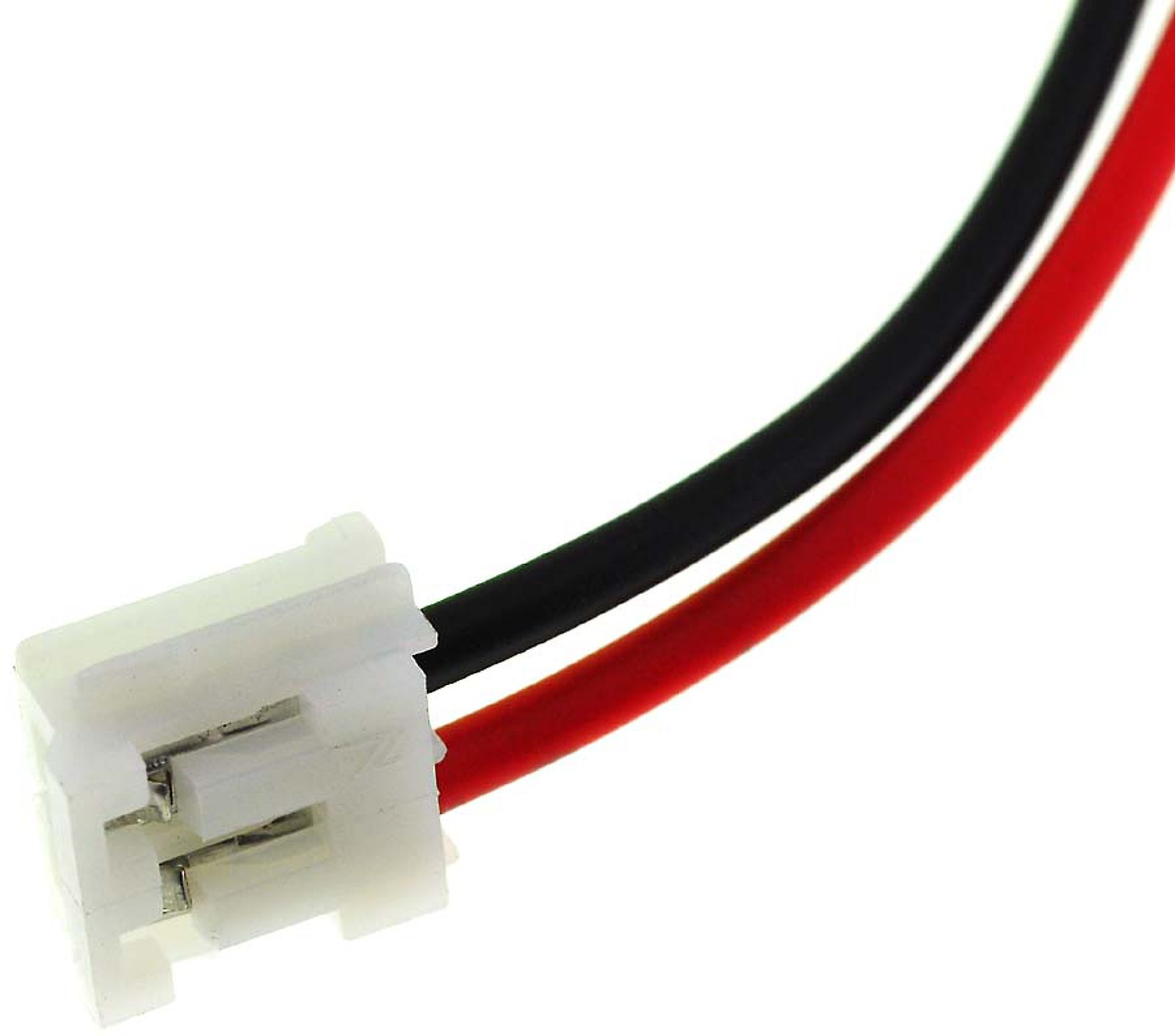 Conector blanco con cables negro y rojo. El fondo es blanco.