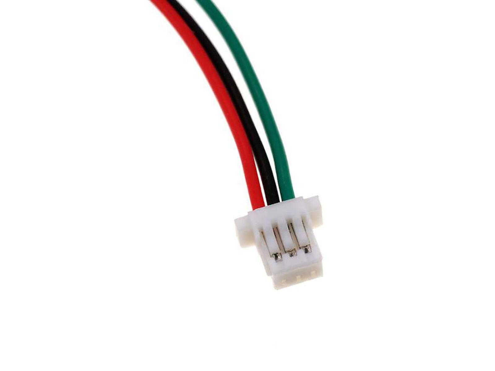 Drei farbige Drähte, rot, schwarz und grün, die mit einem weißen Kunststoffstecker verbunden sind.