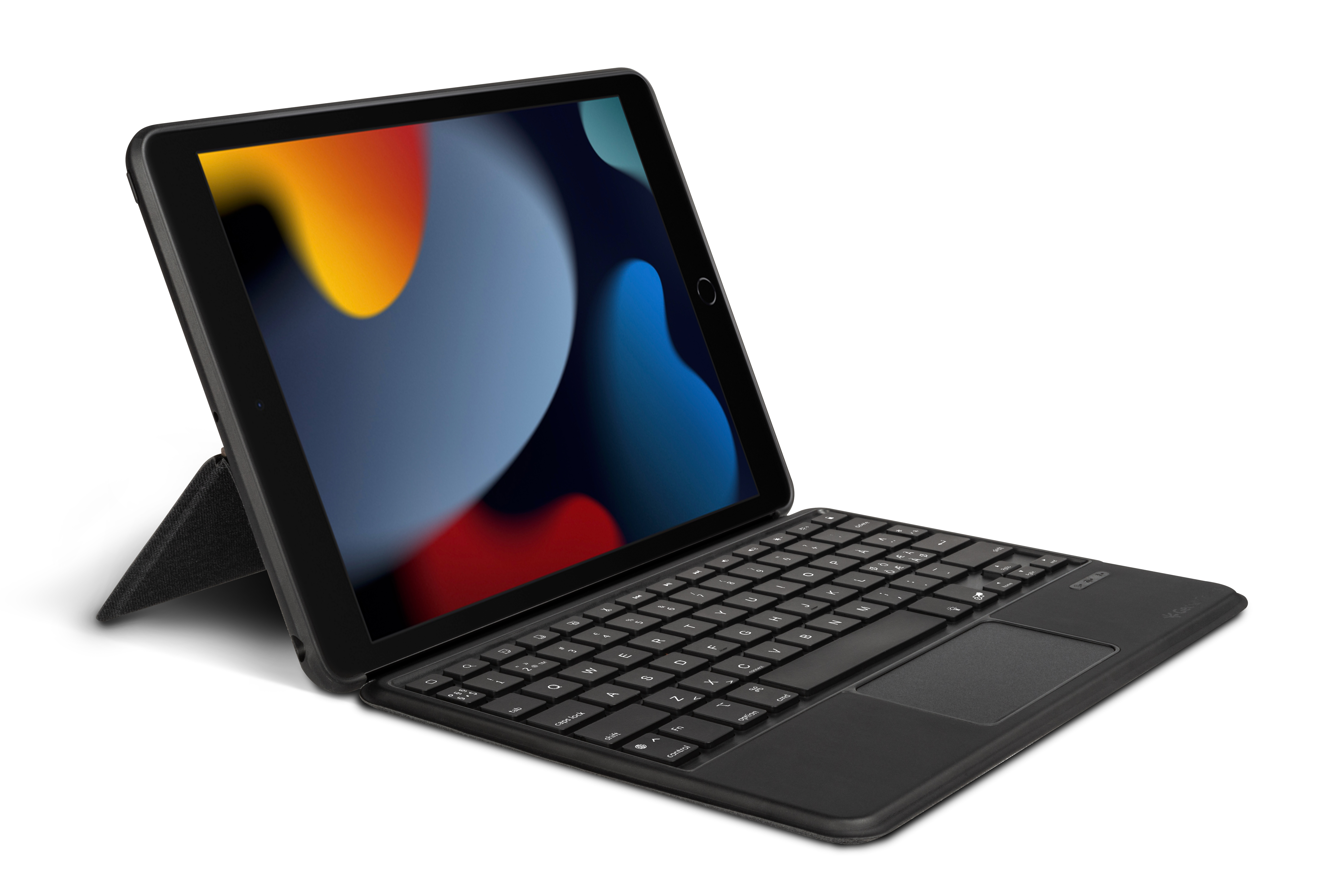 Schwarzes iPad mit schwarzem Tastaturgehäuse. Das iPad befindet sich auf weißem Hintergrund.