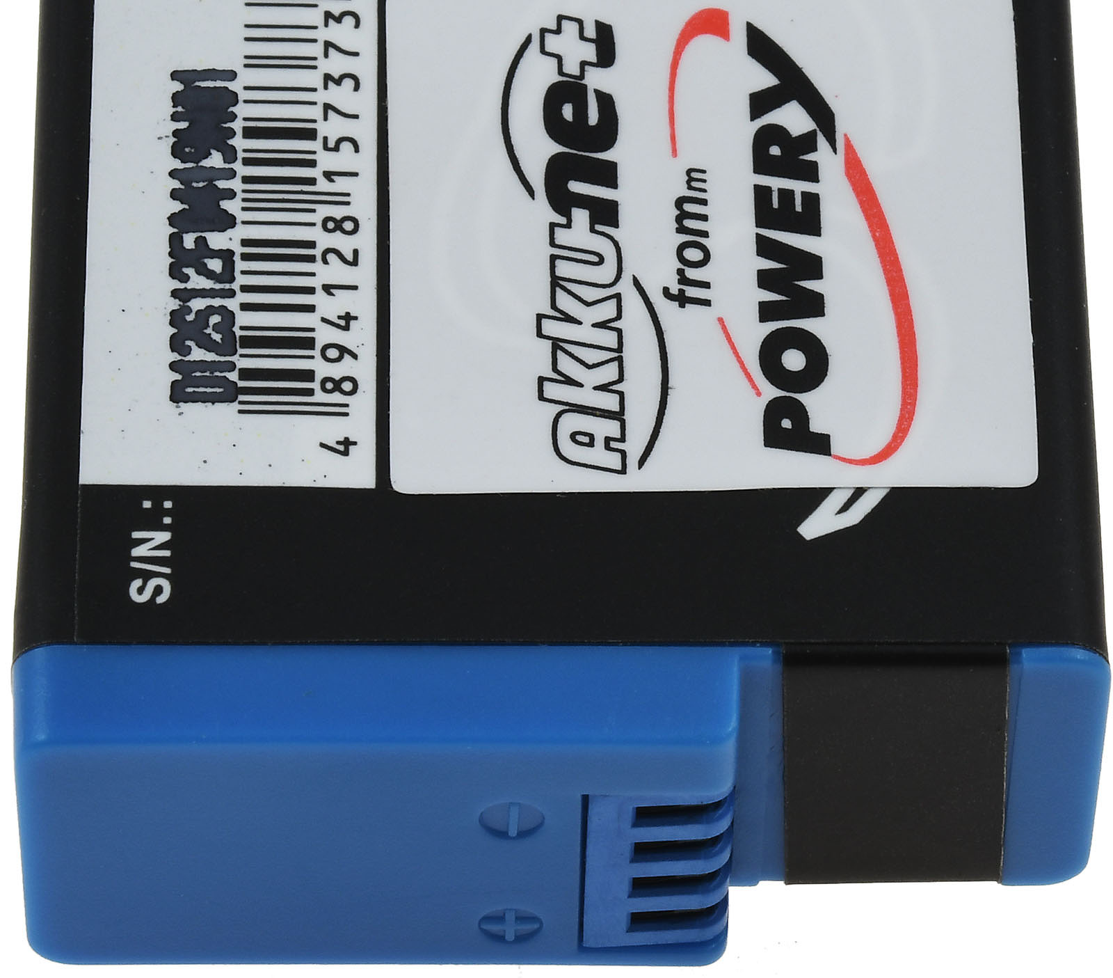 Schwarze und blaue Batterie mit weißem Text und Barcode. Der Text enthält die Marke 'akkunet' und 'POWER'.