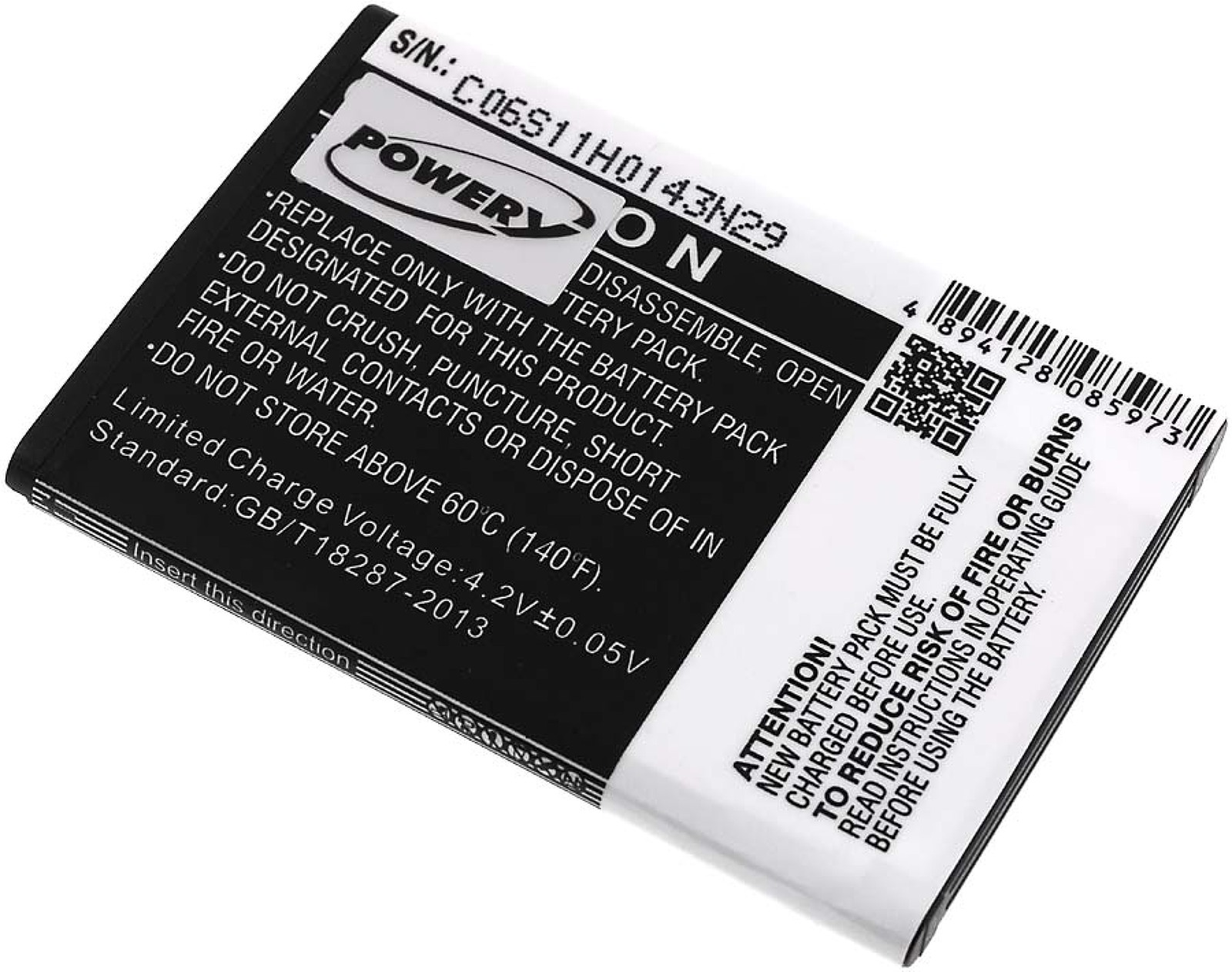 Batería negra con etiquetas, texto y un código QR. Tiene un fondo blanco.