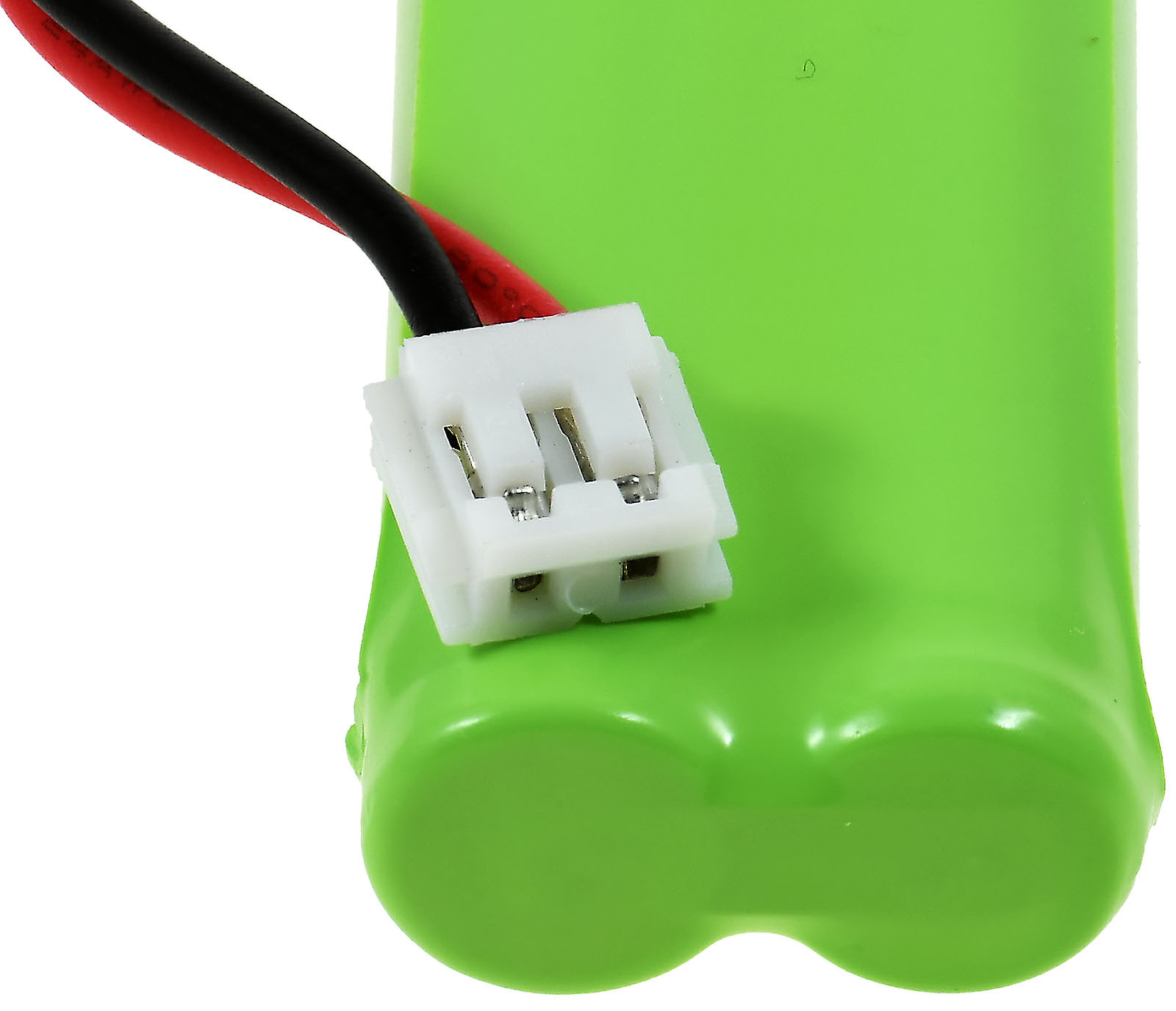 Grüne Batterie mit weißem Stecker und schwarzen und roten Drähten.