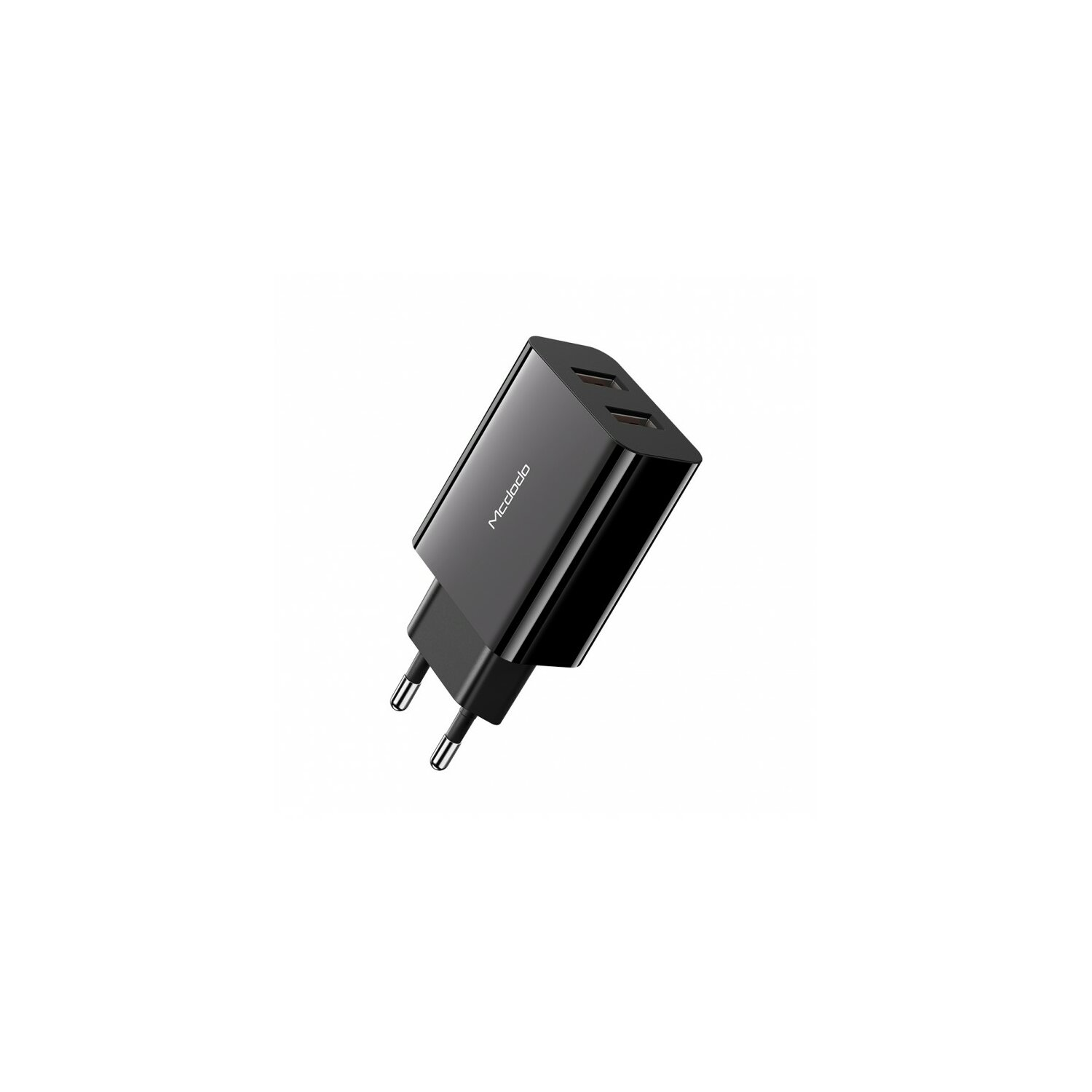 Ein schwarzes Wandladegerät mit zwei USB-Anschlüssen. Es befindet sich auf weißem Hintergrund.