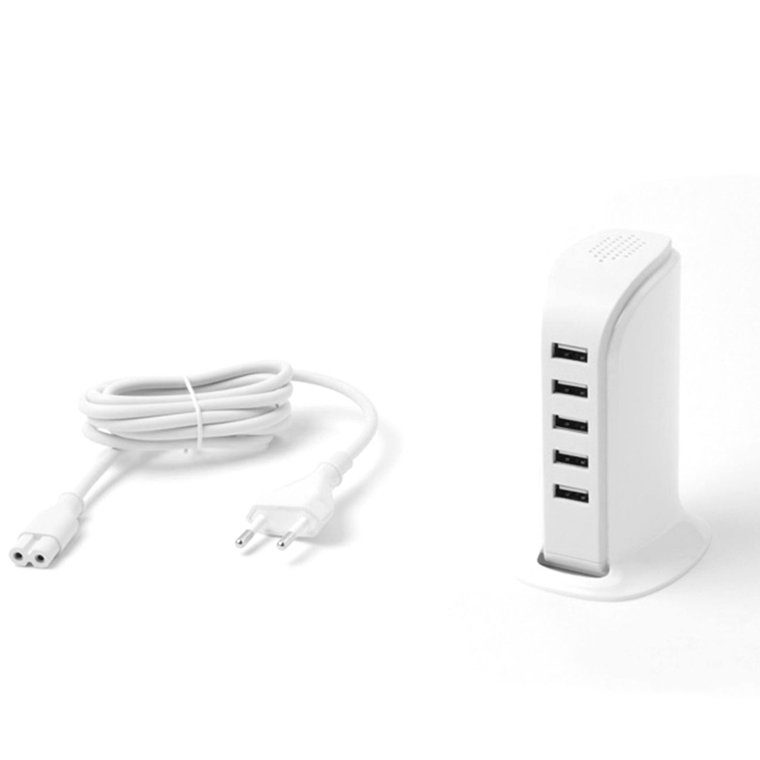 Weißes USB-Ladegerät. Das Ladegerät hat 4 USB-Anschlüsse und ein Kabel. Weißer Hintergrund.