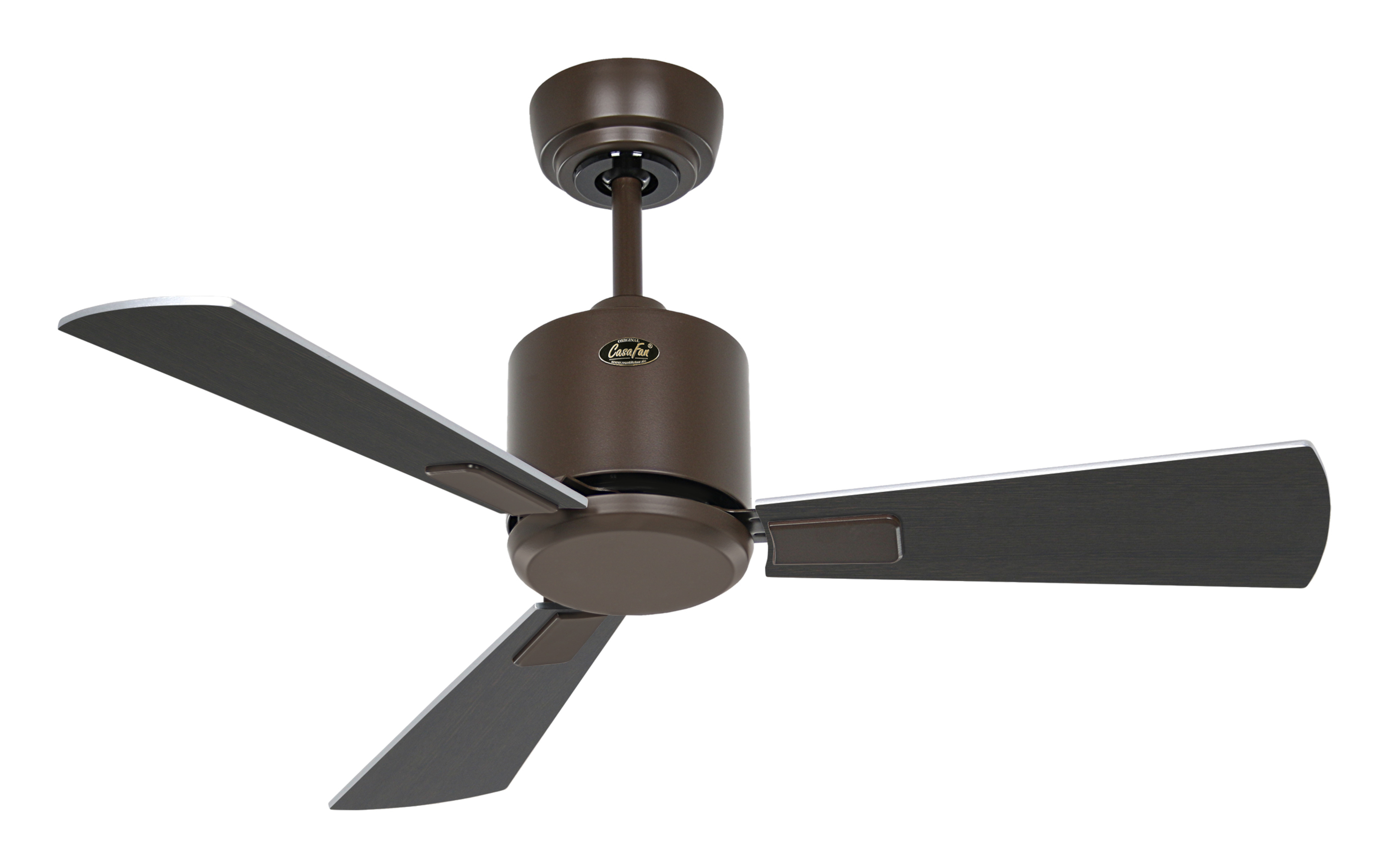 Ventilatore da soffitto marrone con tre pale. Le pale sono grigie, il motore è marrone.