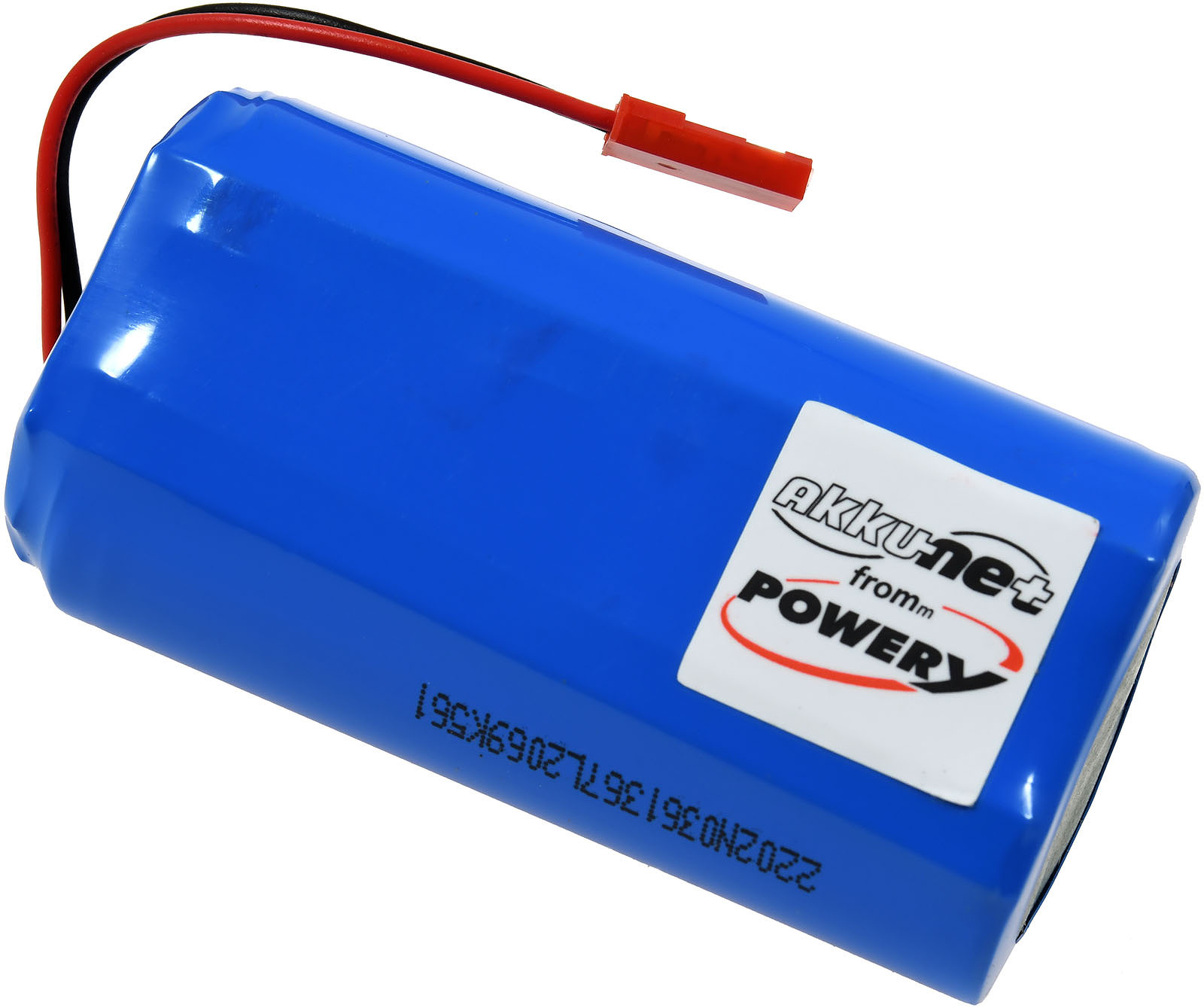 Blaue zylindrische Batterie mit schwarzen und roten Drähten, weißem Etikett, auf weißem Hintergrund.