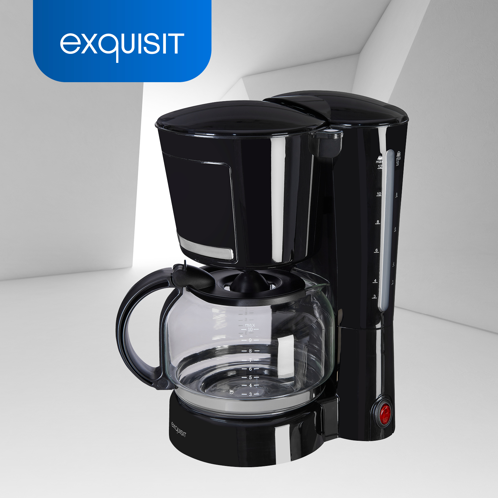 Eine schwarze Kaffeemaschine mit einer Glaskaraffe. Der Markenname 'exquisit' ist sichtbar.