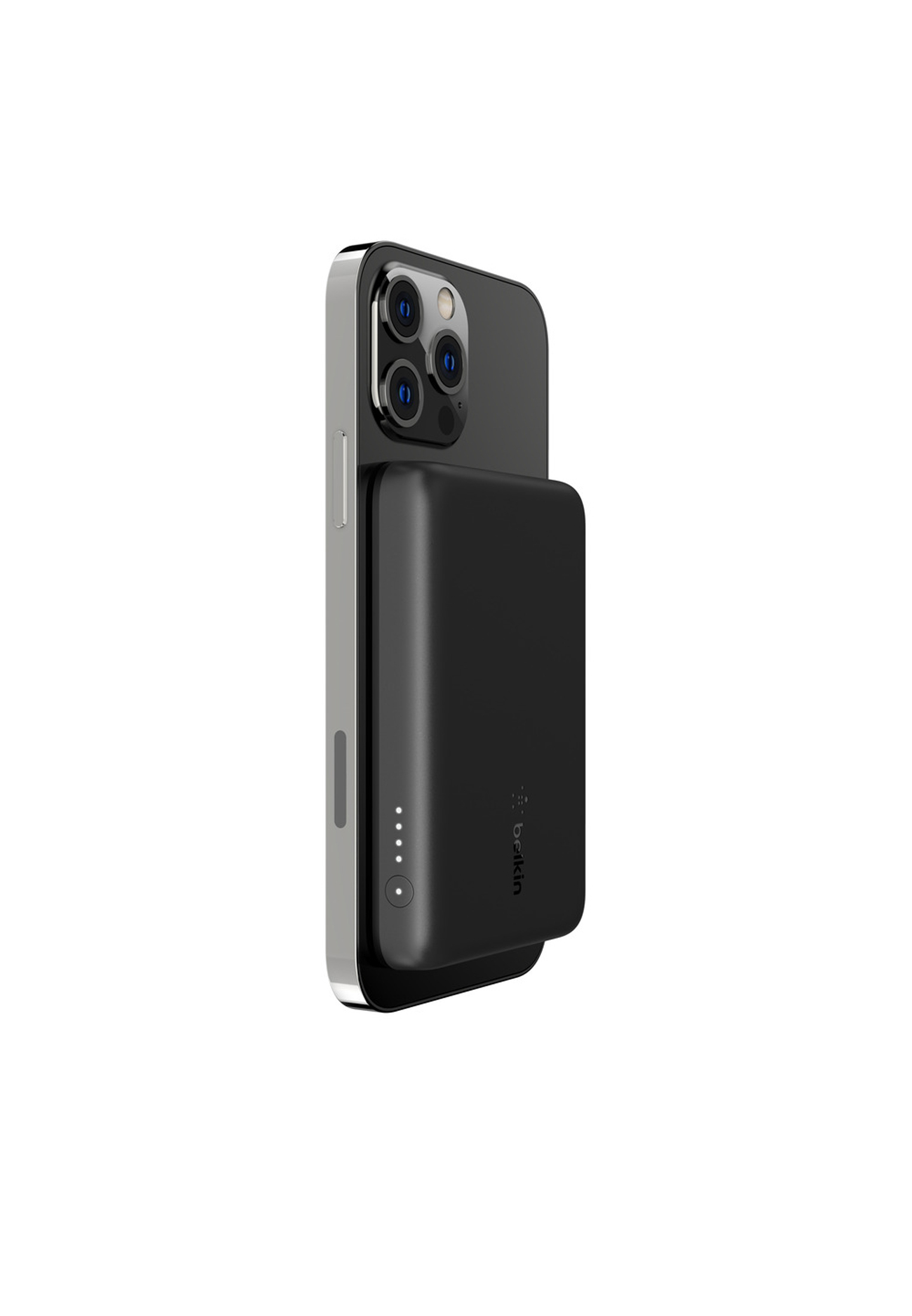 Telefono nero con power bank nera attaccata su sfondo bianco.