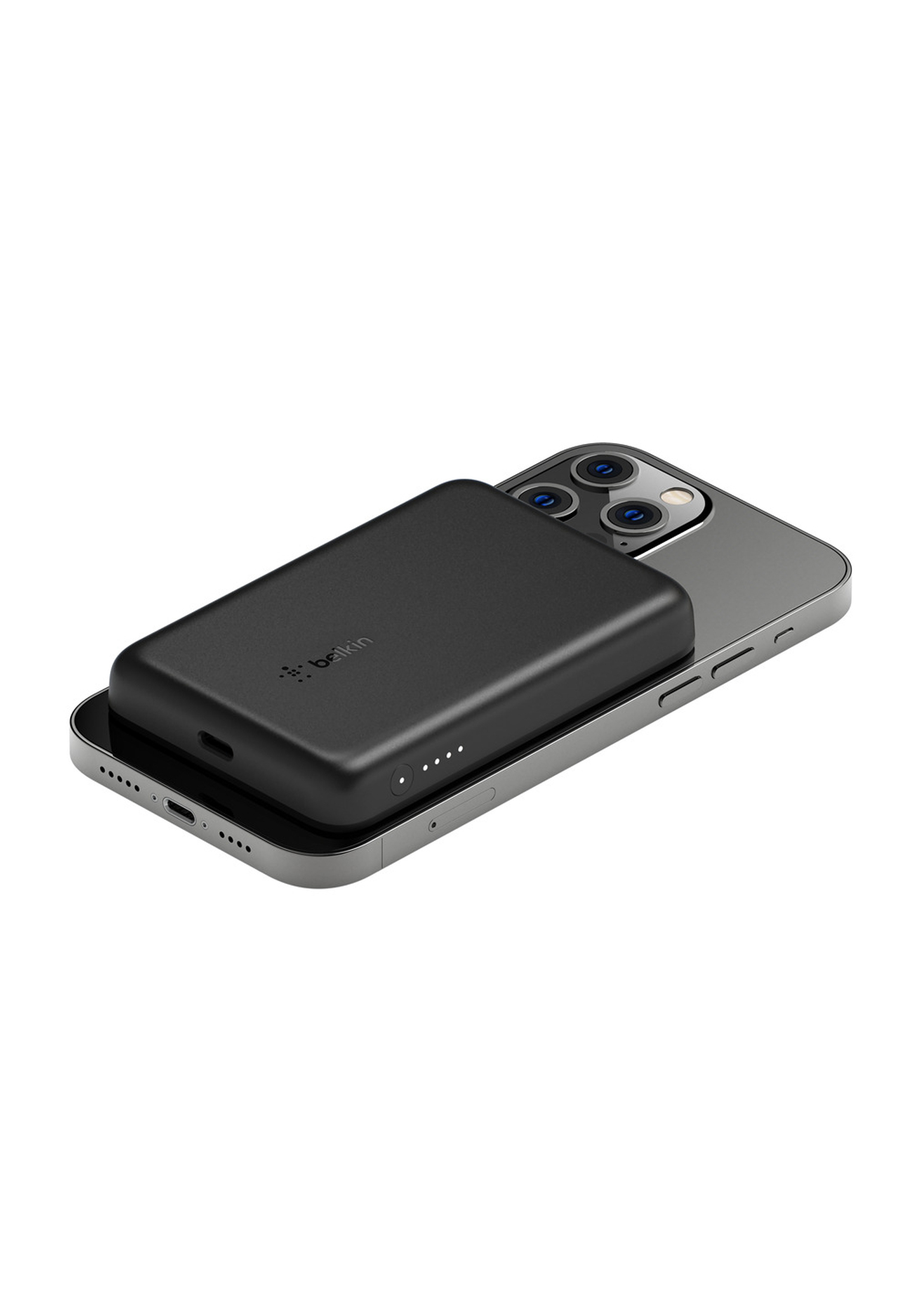 Power bank Belkin nero su iPhone argento. Il power bank ha spie.