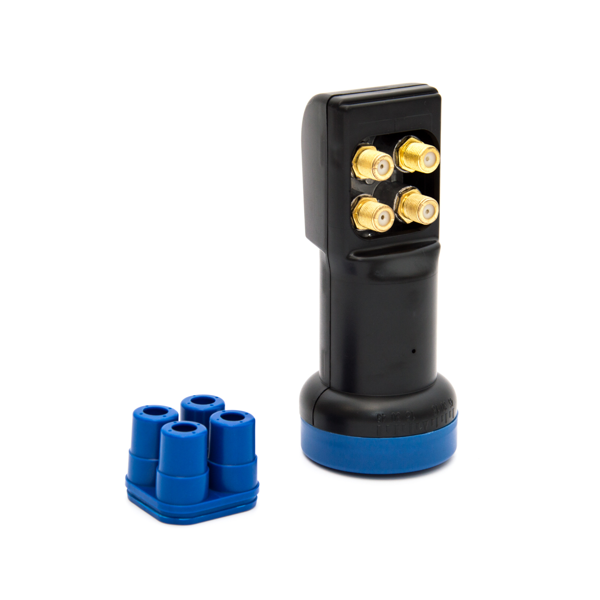 Schwarzer Satellitenempfänger mit vier goldenen Anschlüssen und blauem Adapter. Weißer Hintergrund.
