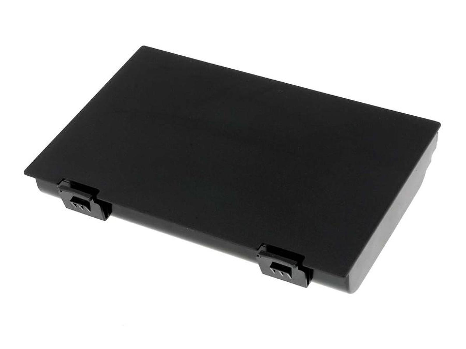 Una cubierta de batería negra, rectangular con dos clips, sobre un fondo blanco.