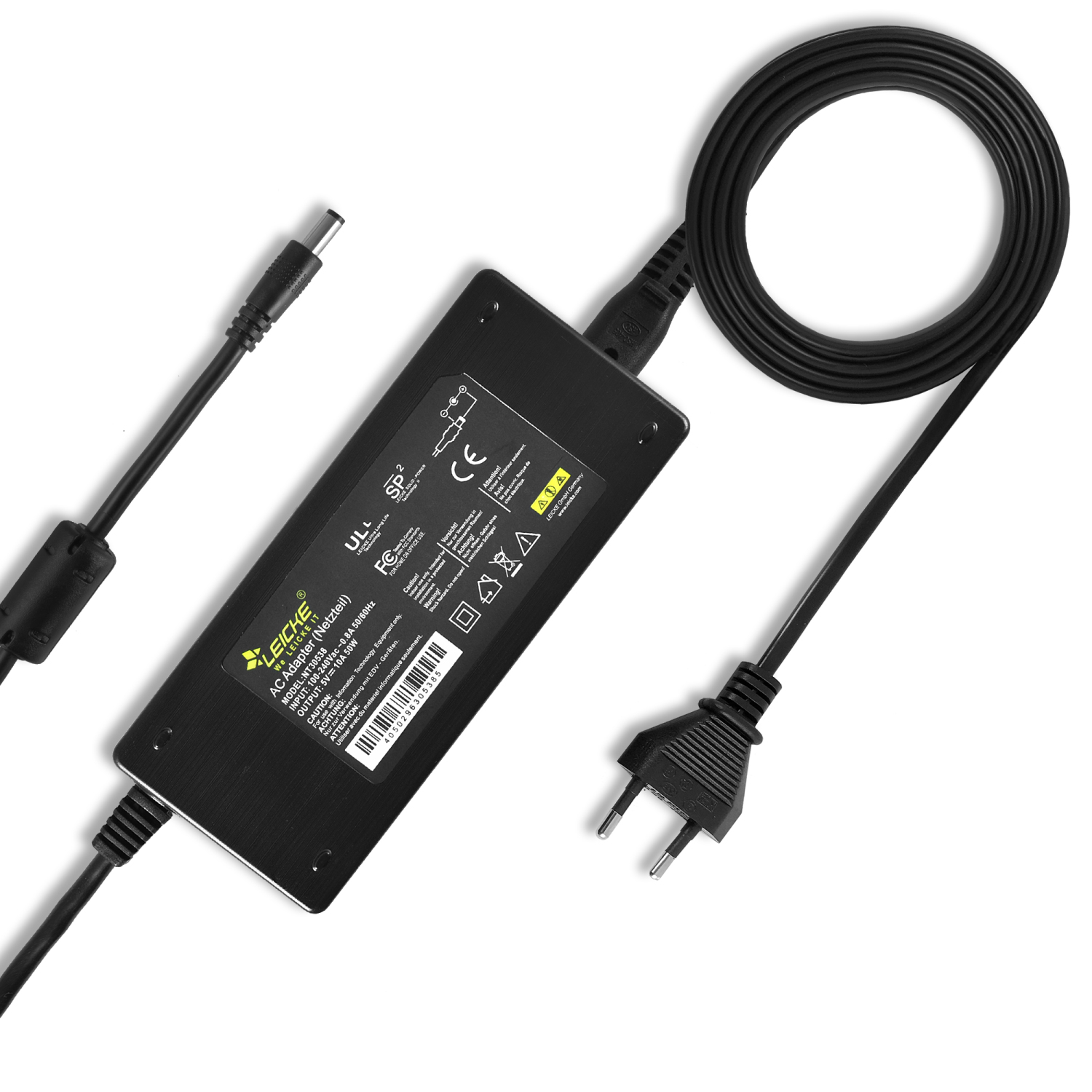 Schwarzes Netzteil mit verschiedenen Steckern und Etiketten. Ein schwarzes Kabel ist aufgerollt.