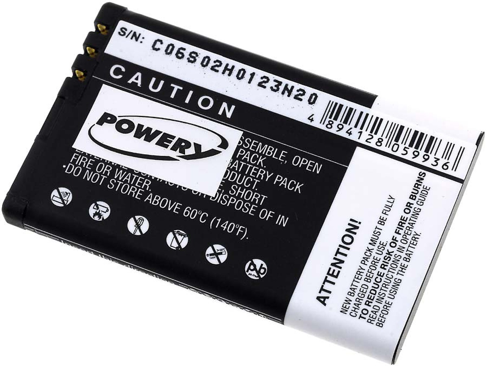 Batería negra con advertencias. Texto blanco en la etiqueta, y un logotipo de Powerdy visible.