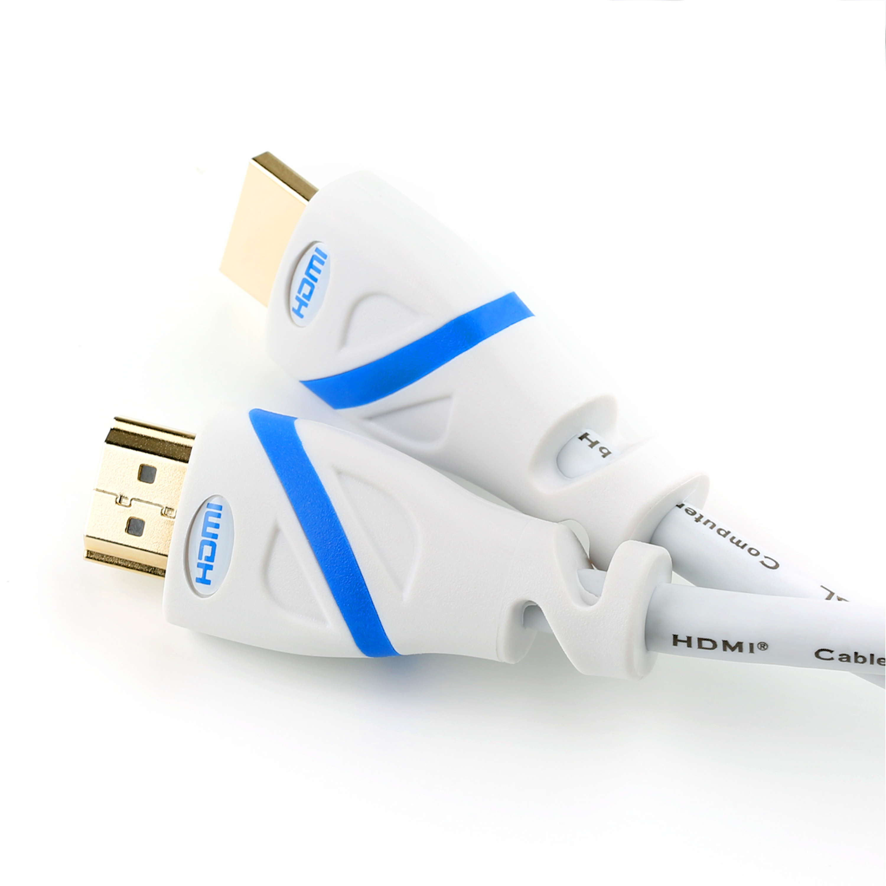 Zwei HDMI-Kabel mit weißen und blauen Akzenten. Goldene Anschlüsse.