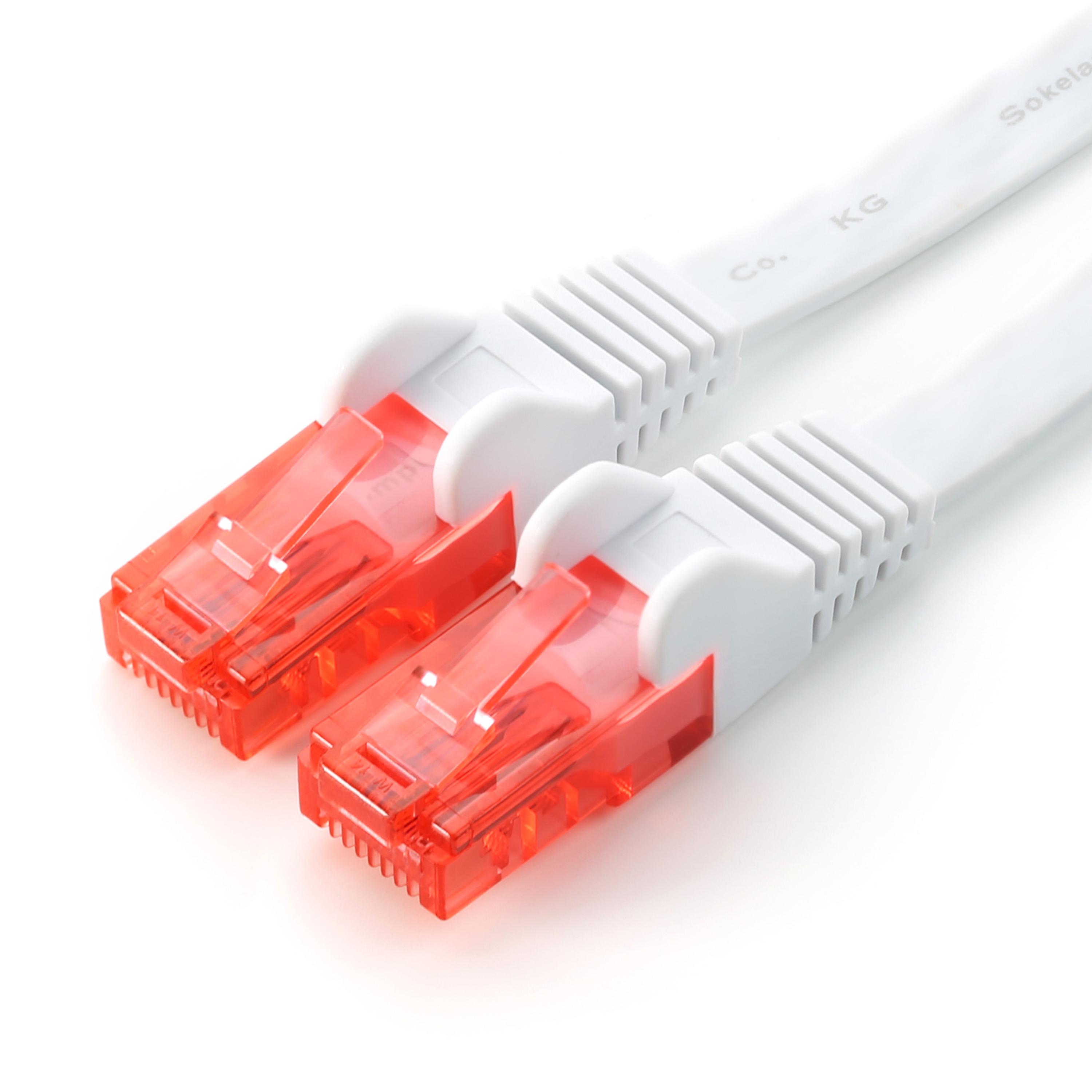Zwei weiße Kabel mit orangefarbenen Steckern. Kabel lesen: Sokela KG Co.