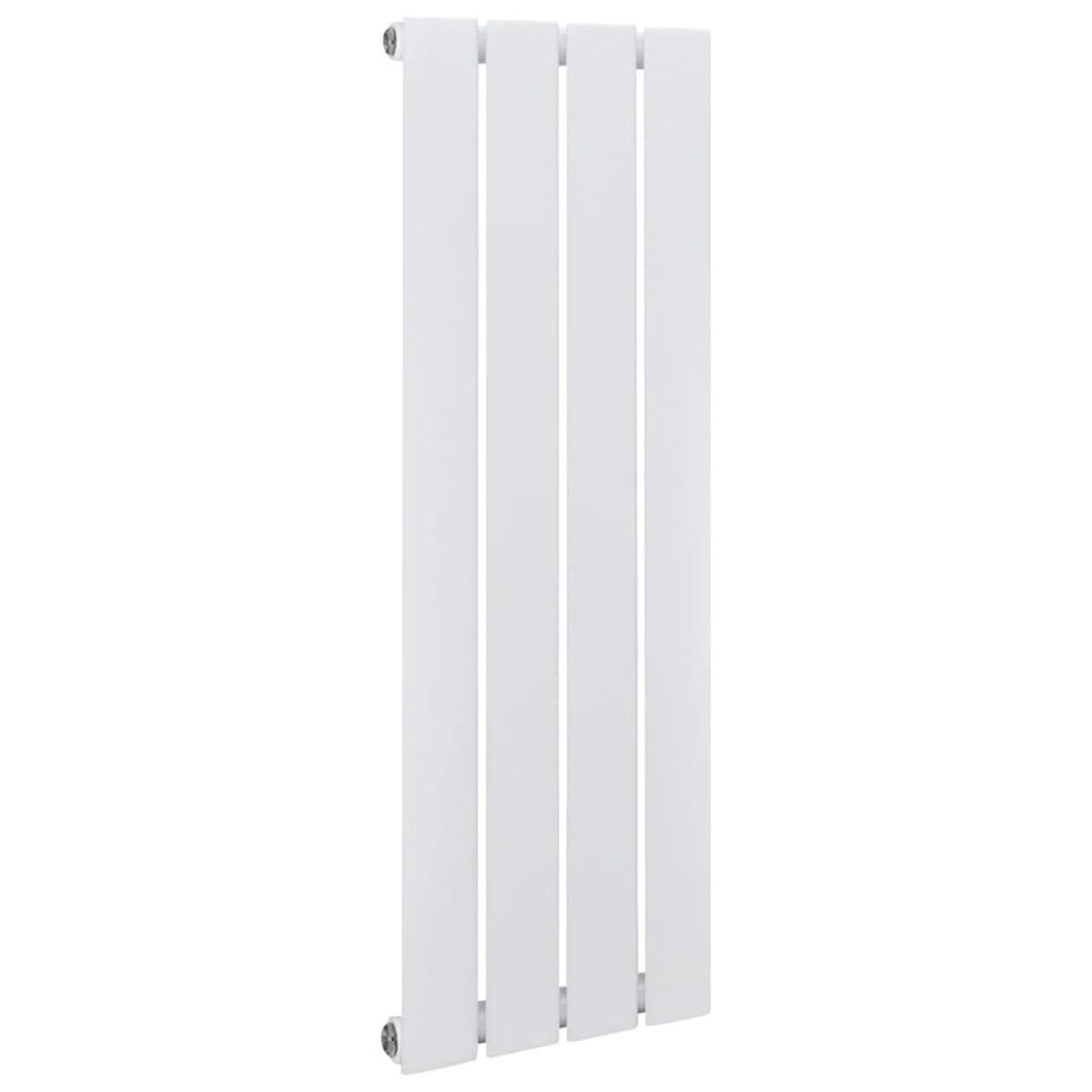 Radiatore bianco verticale con quattro pannelli piatti, isolato su sfondo bianco.