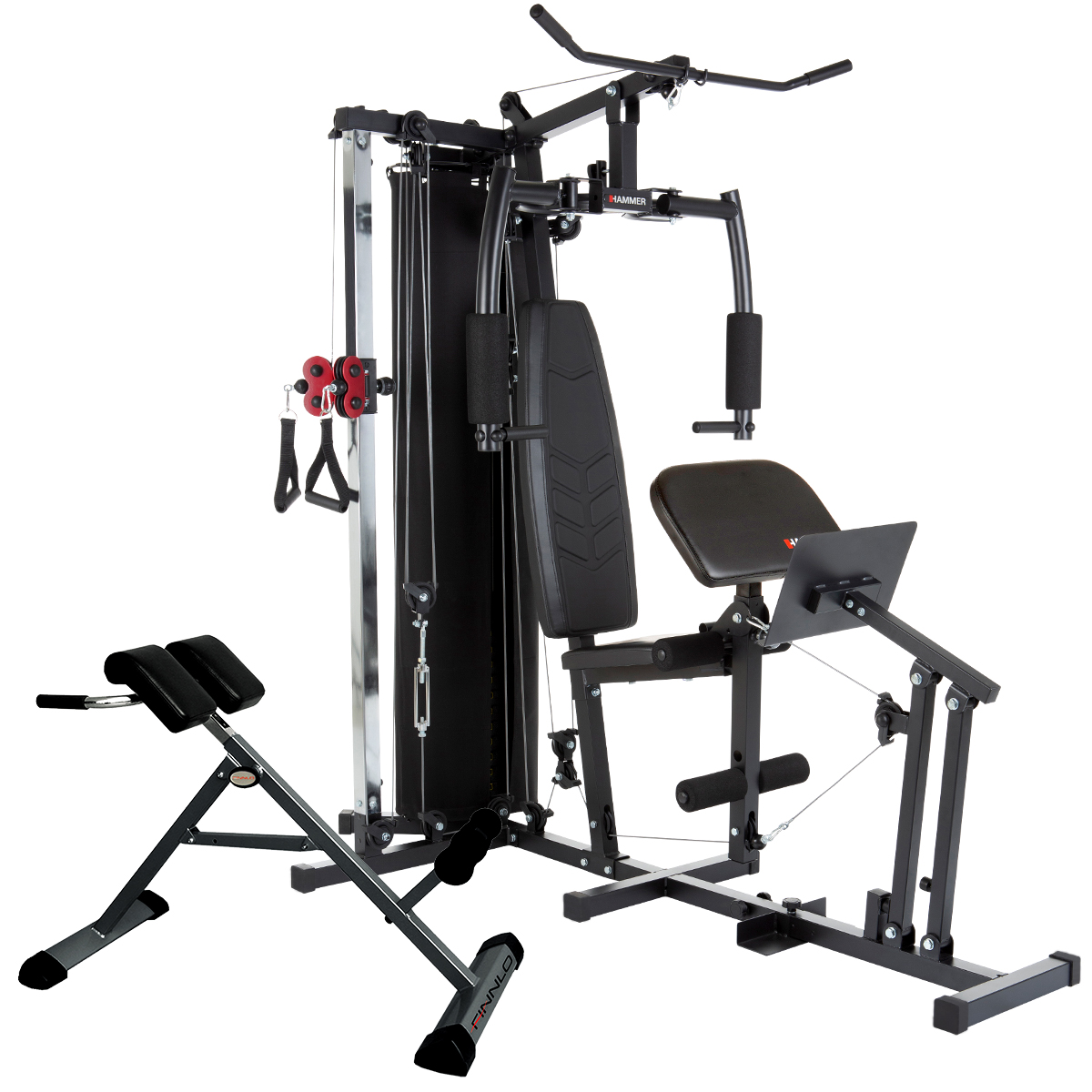 Ein schwarzes Hammer Multi-Gym mit verschiedenen Trainingsstationen und Gewichten.
